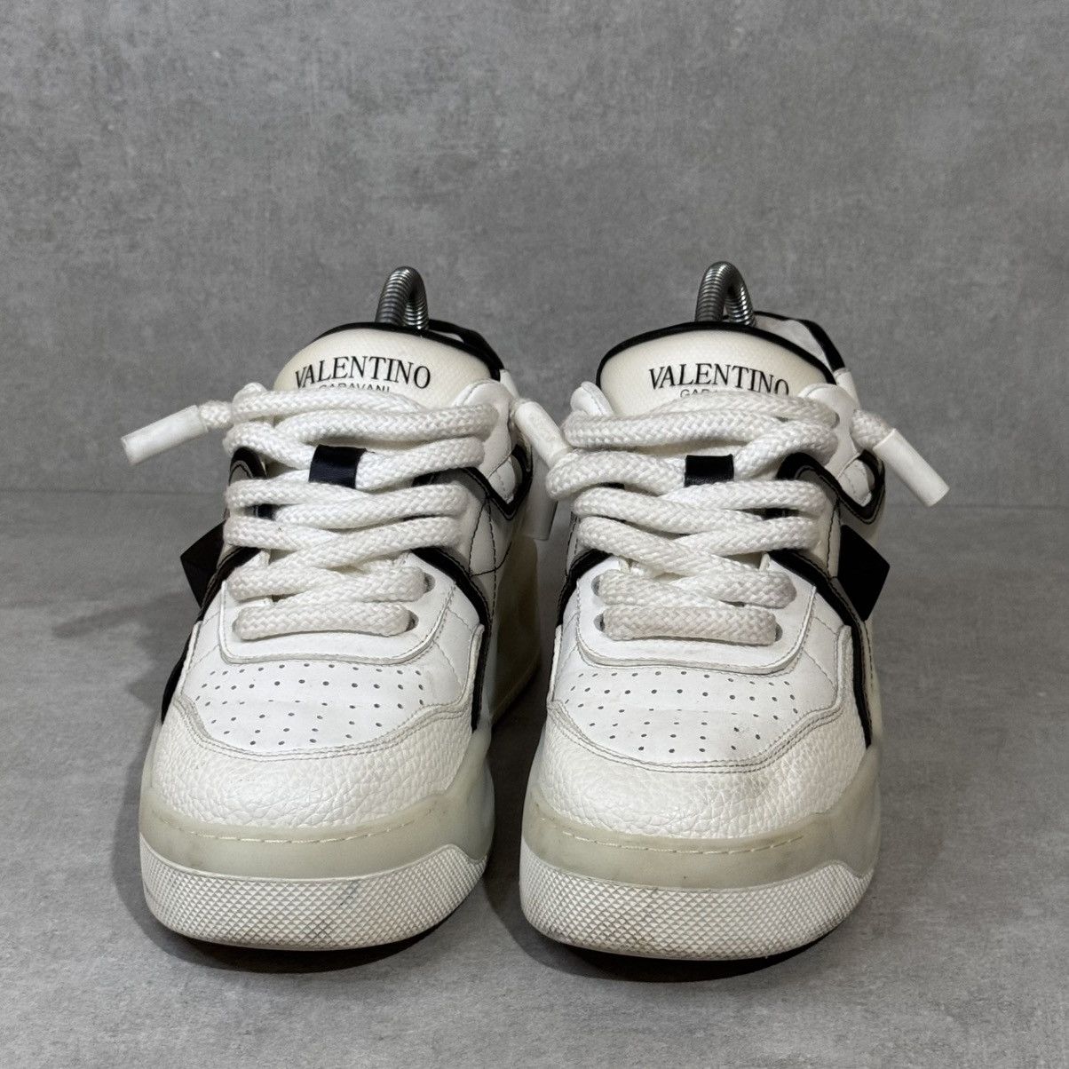 Valentino VALENTINO GARAVANI ONE STUD LOW TOP Size US 7 / EU 40 - 3 Thumbnail