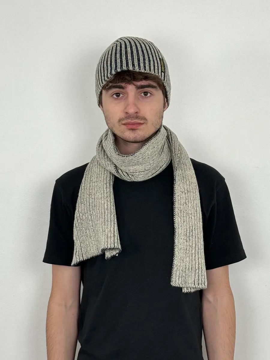 Armani 2000s Armani Scarf & Beanie White Painted Effect Set Size ONE SIZE - 2 Thumbnail