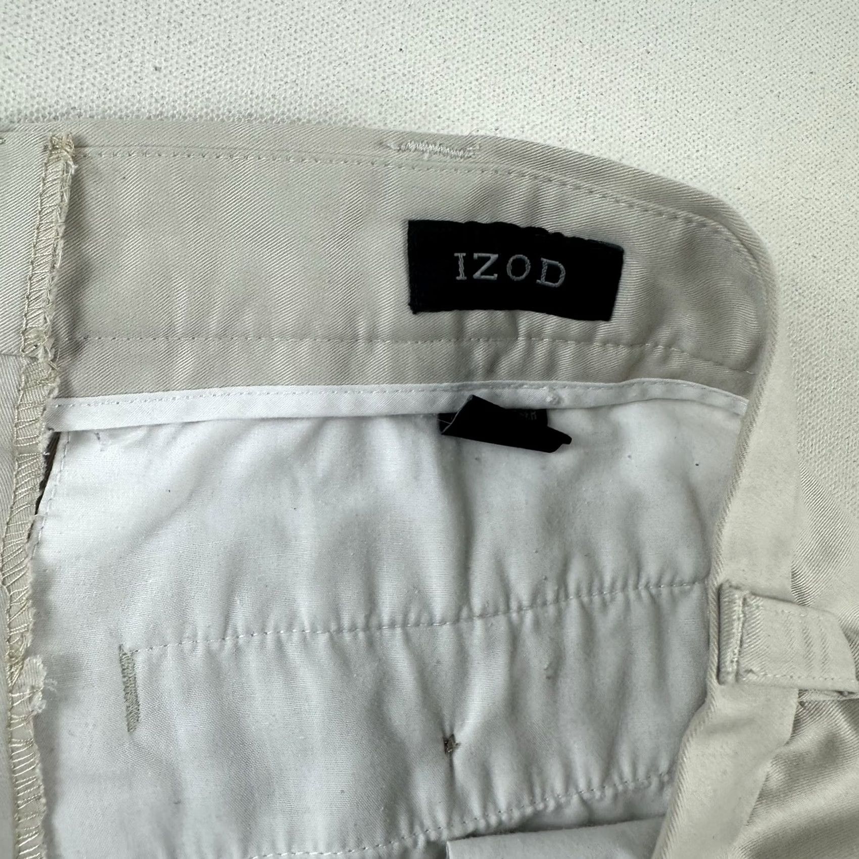 Izod Izod Chino Shorts Mens 34 Beige Pleated Gold Casual Size US 34 / EU 50 - 5 Thumbnail