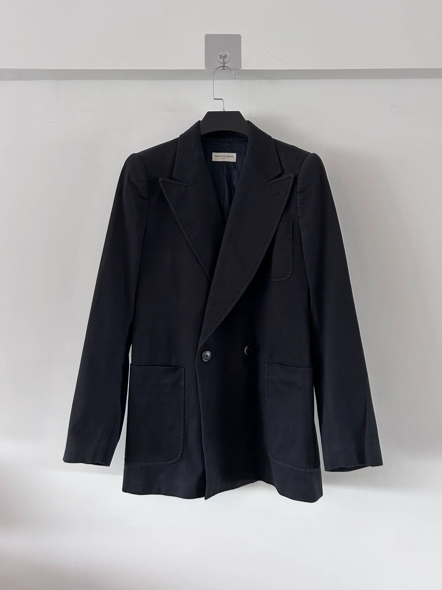 Dries Van Noten DRIES VAN NOTEN Men's Black Peak Lapel Suit Size 46R - 1 Thumbnail