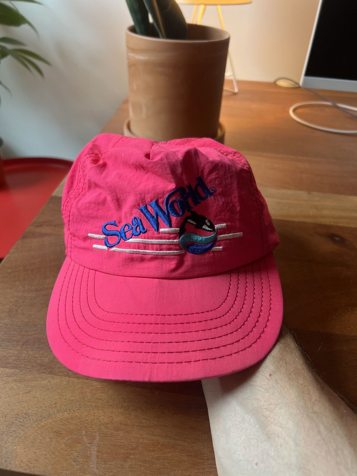 Vintage Sea World Hat - Vintage Size ONE SIZE - 1 Thumbnail