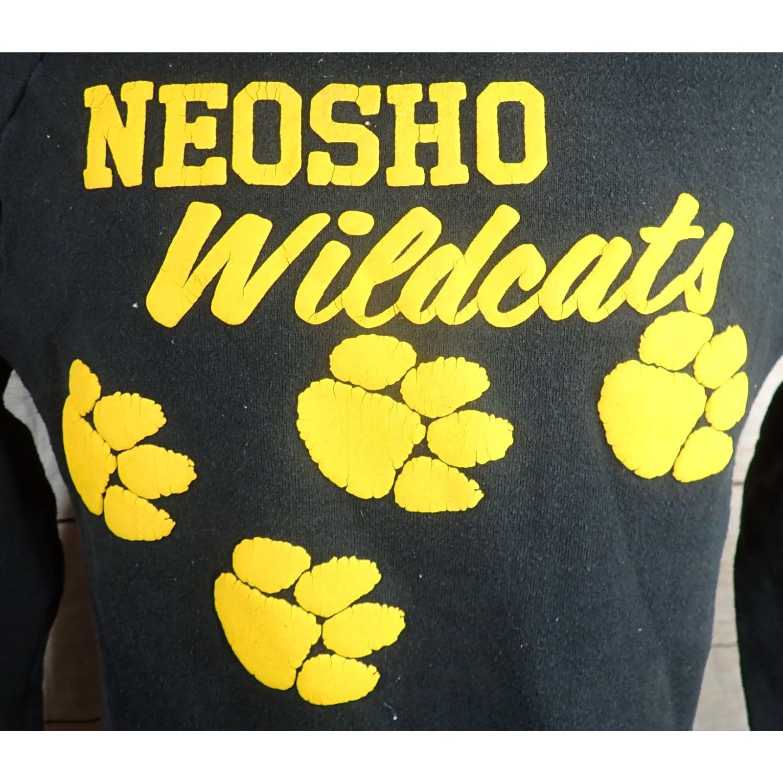 Vintage VINTAGE Screen Stars Neosho Wildcats Sweatshirt Mens M Black Graphic Print Pullover 70s 80s High School Paw Print USA Size US M / EU 48-50 / 2 - 2 Thumbnail