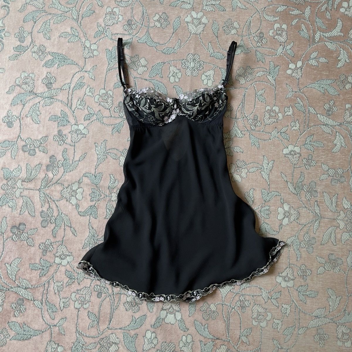 Victoria's Secret Victoria’s Secret 1990s Black Silk Mini Slip Dress (34B/32C) Size S / US 4 / IT 40 - 9 Thumbnail