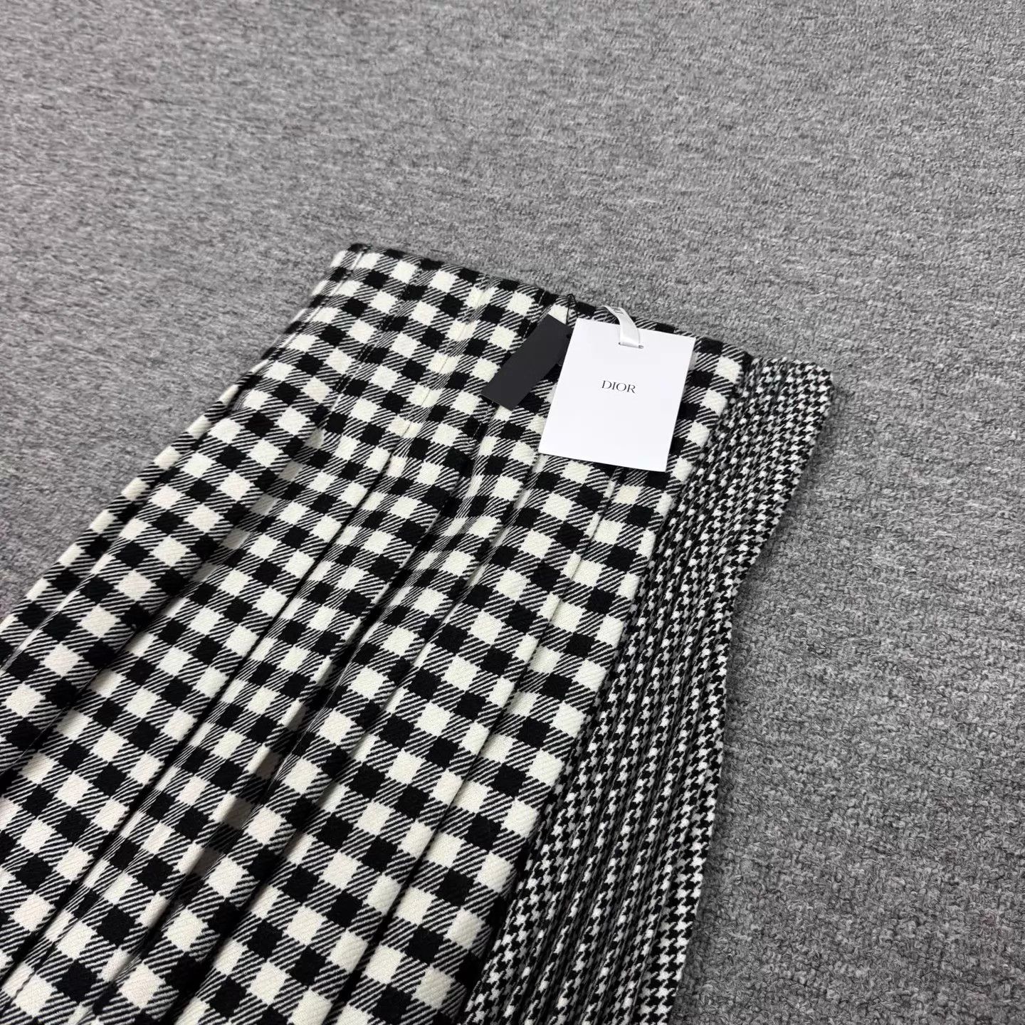 Dior Dior Asymmetric Black White Plaid Pleated Skirt Size 26" / US 2 / IT 38 - 3 Thumbnail