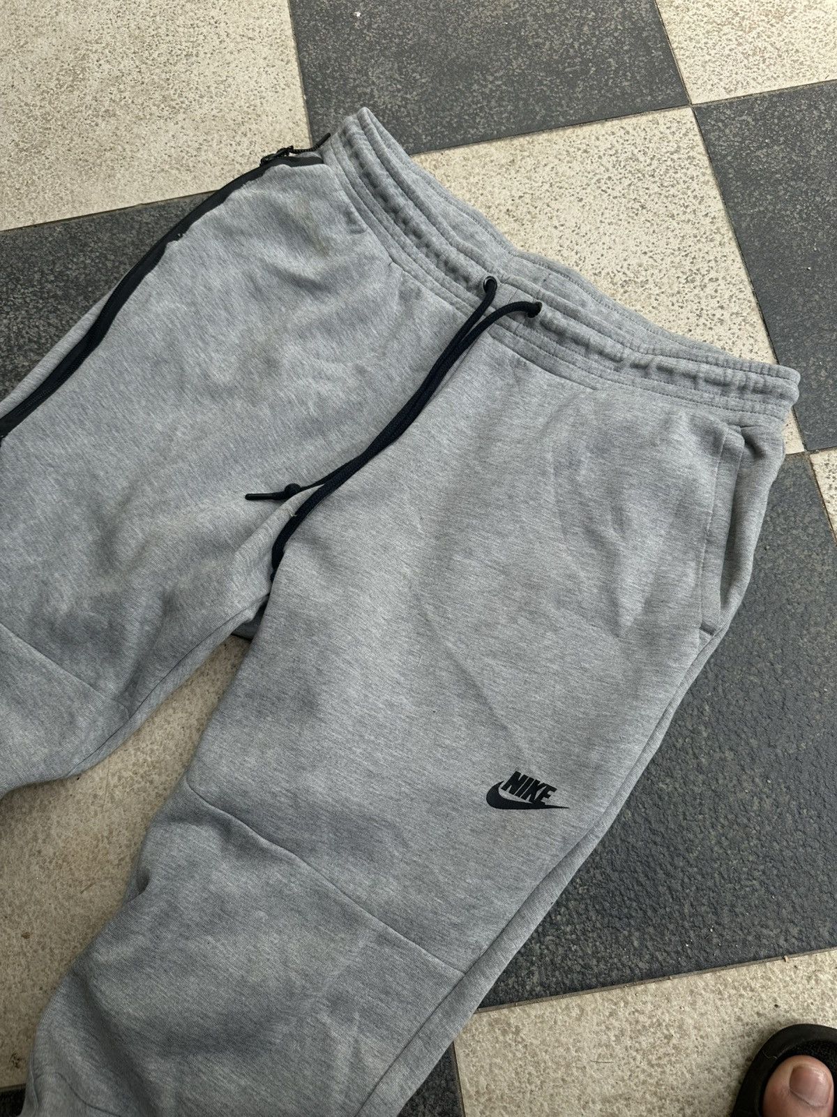 Nike Nike tech joggerpants Size US 33 - 2 Thumbnail