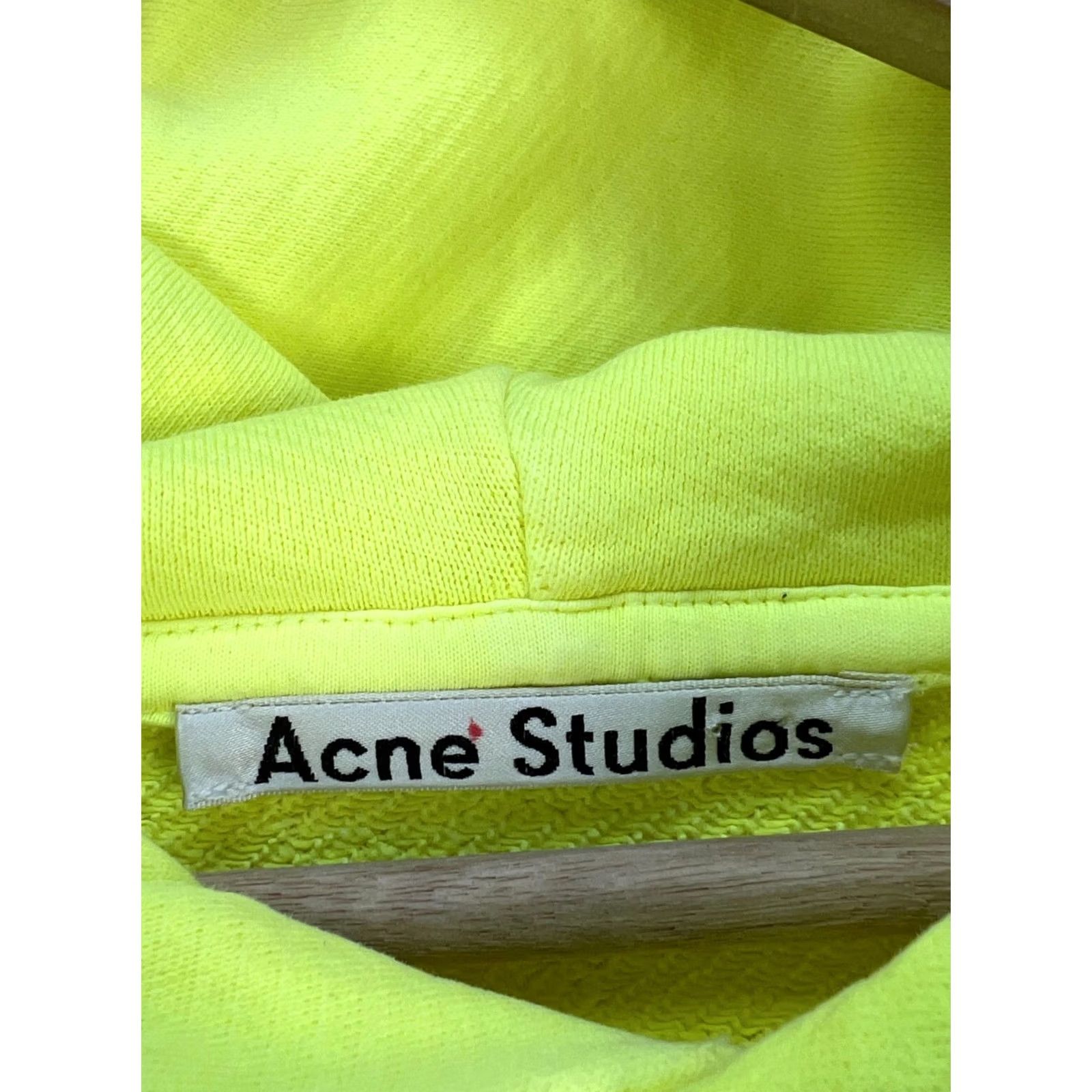 Acne Studios ACNE STUDIOS Hoodie Neon Green Size M Vintage Fest 2019 Men Pullover Long Sleeve Hoodie Neon Green Size US M / EU 48-50 / 2 - 4 Thumbnail