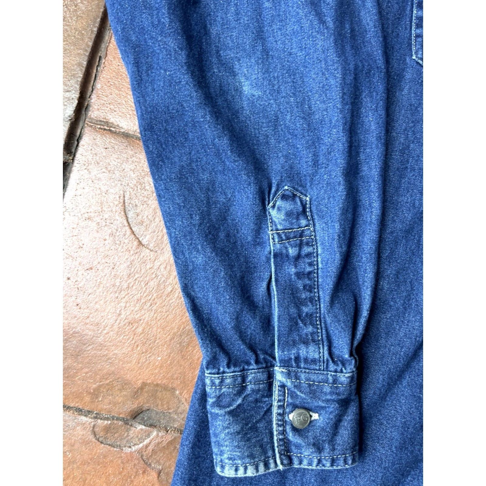 Faded Glory VINTAGE Faded Glory Button Denim Jean Shirt Mens L Blue 90s Pockets Shirt Regular Mens Size US L / EU 52-54 / 3 - 4 Thumbnail