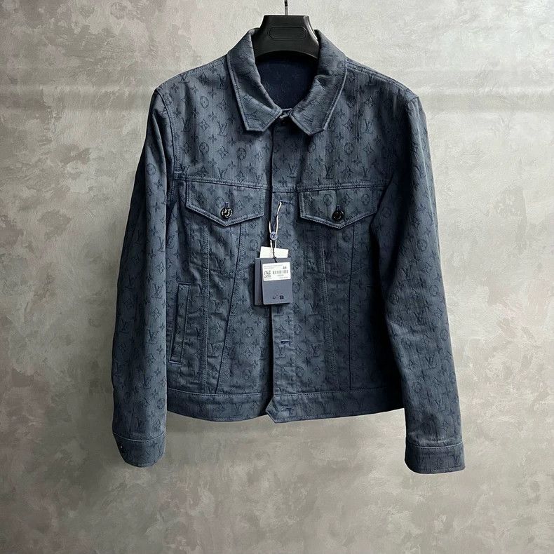 Louis Vuitton Louis Vuitton Blue logo printed single-breasted long-sleev Size US M / EU 48-50 / 2 - 1 Thumbnail