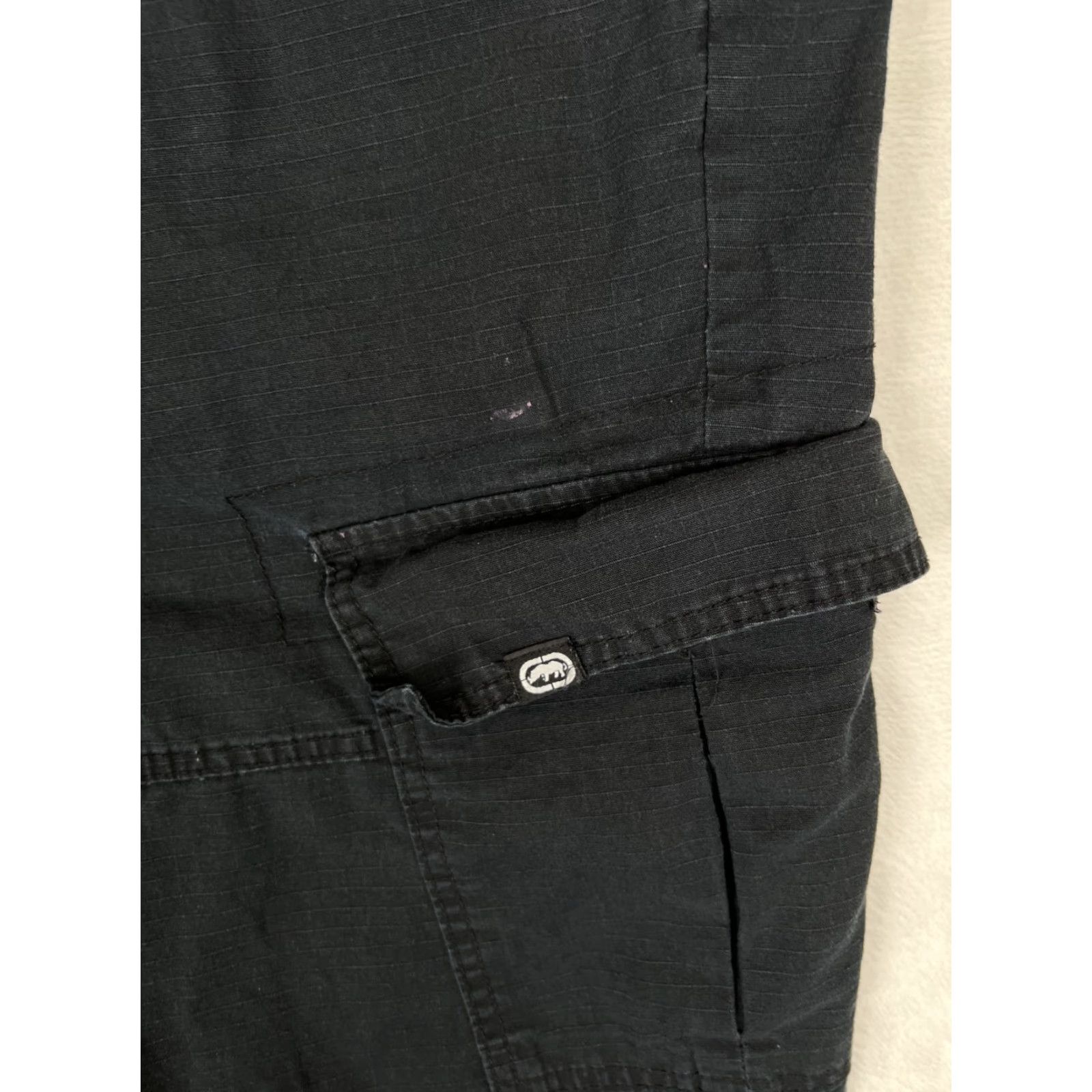 Ecko Unltd. VINTAGE Ecko Unltd. Cargo Shorts Black Size 36 Belted Cargo Pocket Men Regular 11in Inseam Size US 36 / EU 52 - 2 Thumbnail