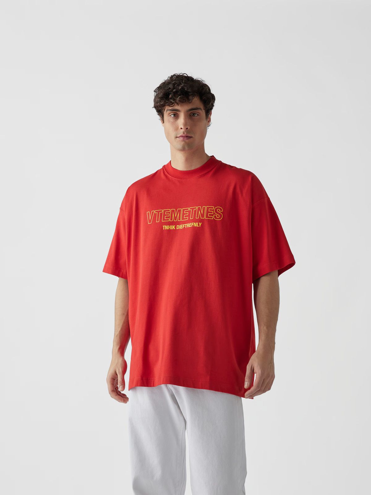 Vetements o1y0924 T-Shirt in Red Size US M / EU 48-50 / 2 - 2 Thumbnail