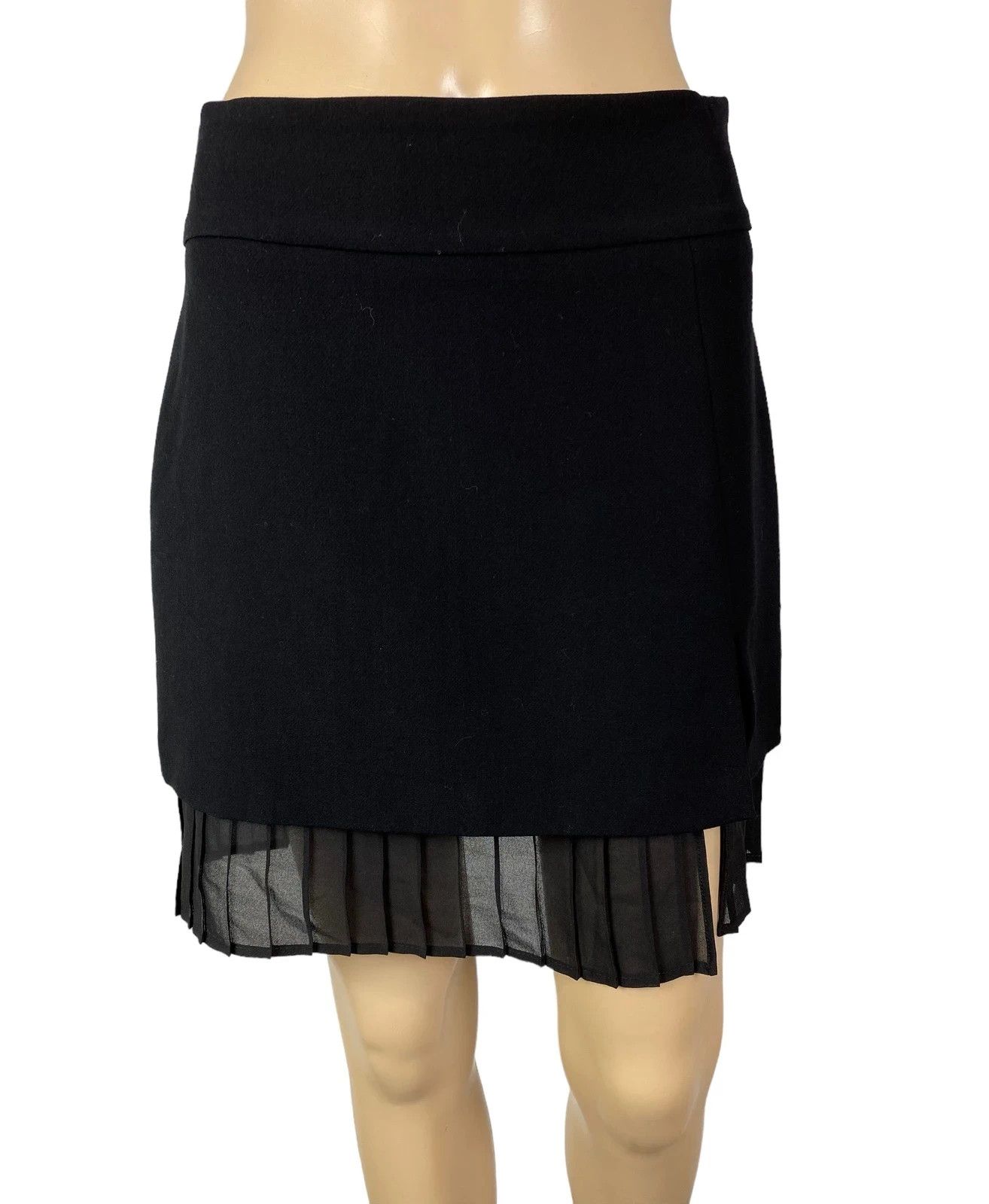 Pinko Pinko Mini Skirt With Mesh size GB8 I40 Size 27" / US 4 / IT 40 - 1 Thumbnail