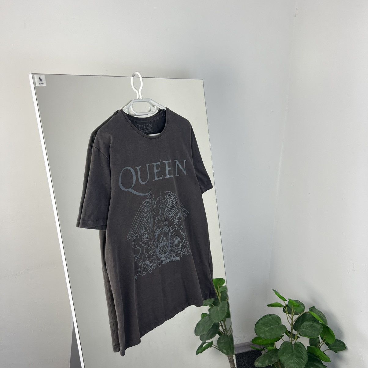 Band Tees Vintage Y2K Queen Big Logo Rock Band T-Shirt Streetwear Size US L / EU 52-54 / 3 - 1 Thumbnail
