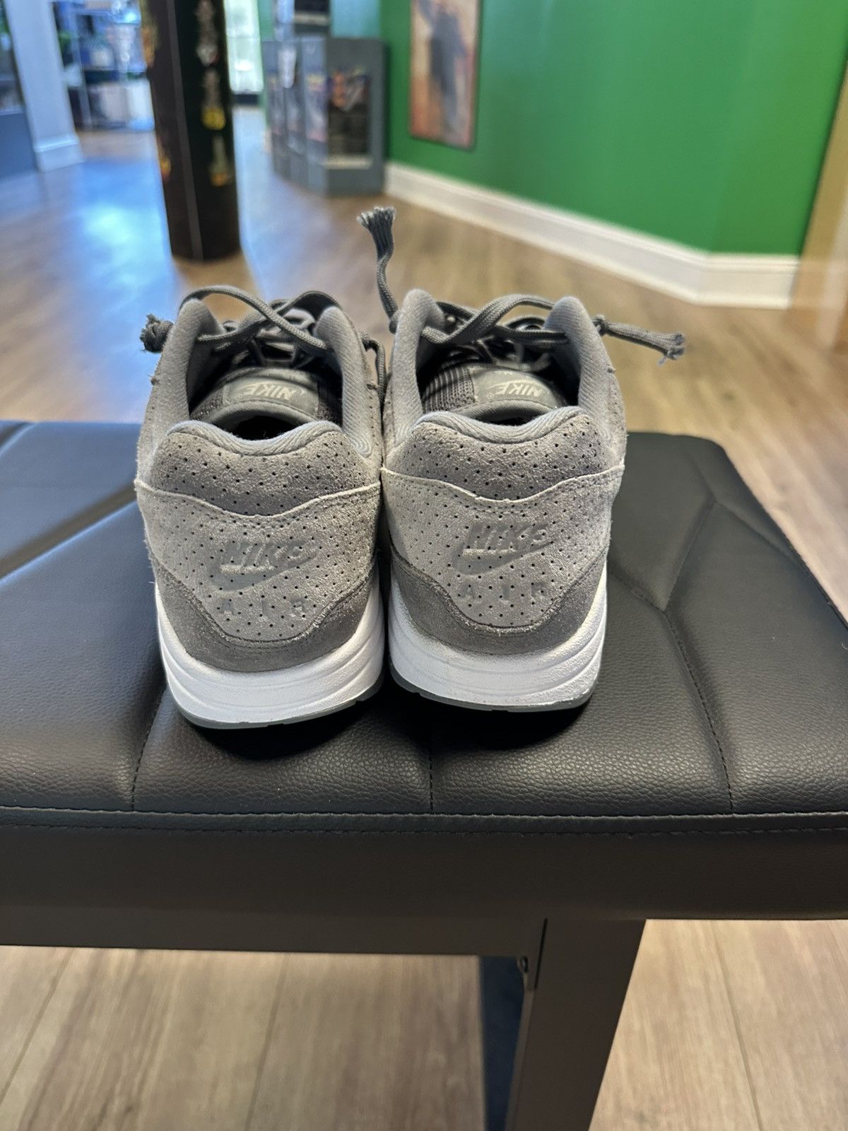 Nike Nike Air Max 1 Size US 9.5 / EU 42-43 - 2 Thumbnail