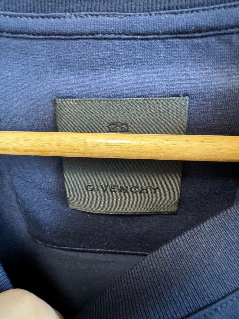 Givenchy Givenchy Classic short-sleeve T-shirt, unique large letter Size US XXL / EU 58 / 5 - 3 Thumbnail