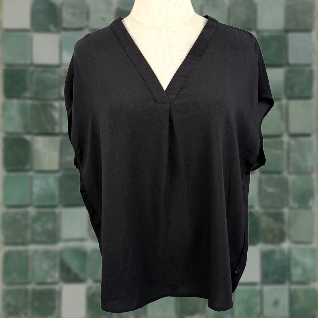Banana Republic Banana Republic Blouse V-Neck Short Sleeve Dolman Relaxed Black 100% Polyester Office Workwear Size M / US 6-8 / IT 42-44 - 1 Thumbnail