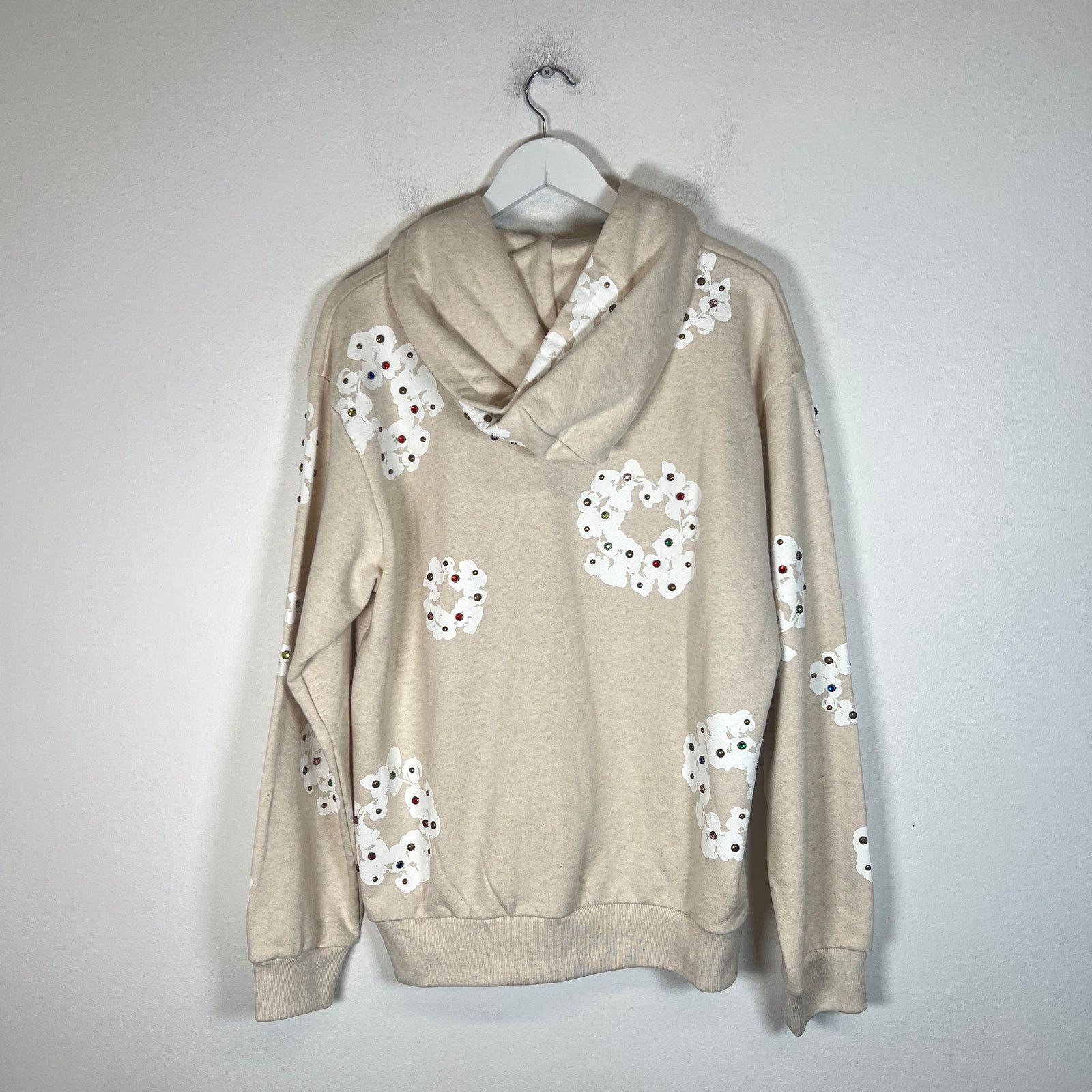 DENIM TEARS Denim Tears Oatmeal Rhinestone Wreath Zip-Up Hoodie Size XXL Size US XXL / EU 58 / 5 - 2 Thumbnail