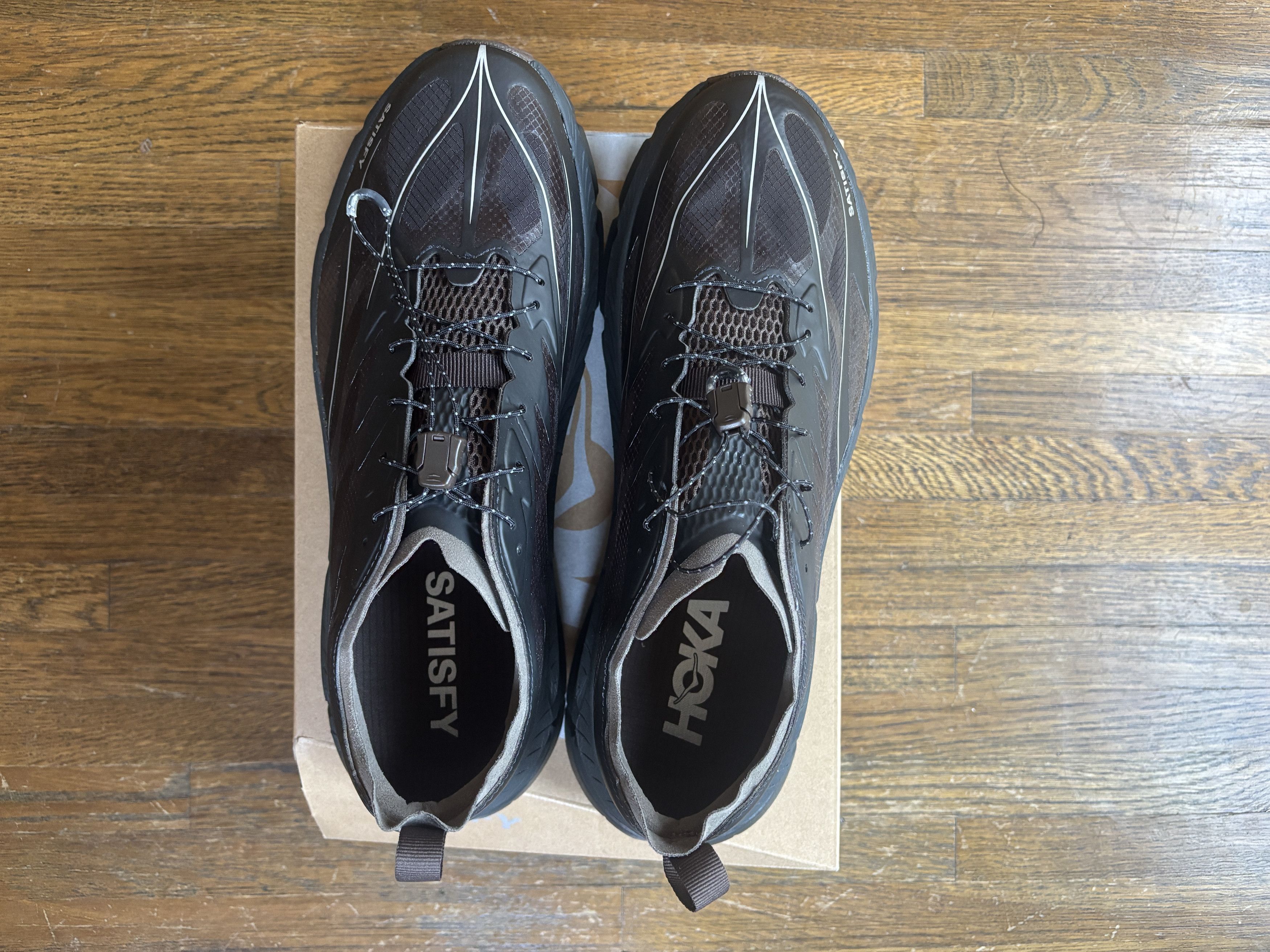 Hoka × Satisfy Hoka One One Satisfy x Mafate Speed 4 Lite Coffee Size US 12 / EU 45 - 1 Thumbnail