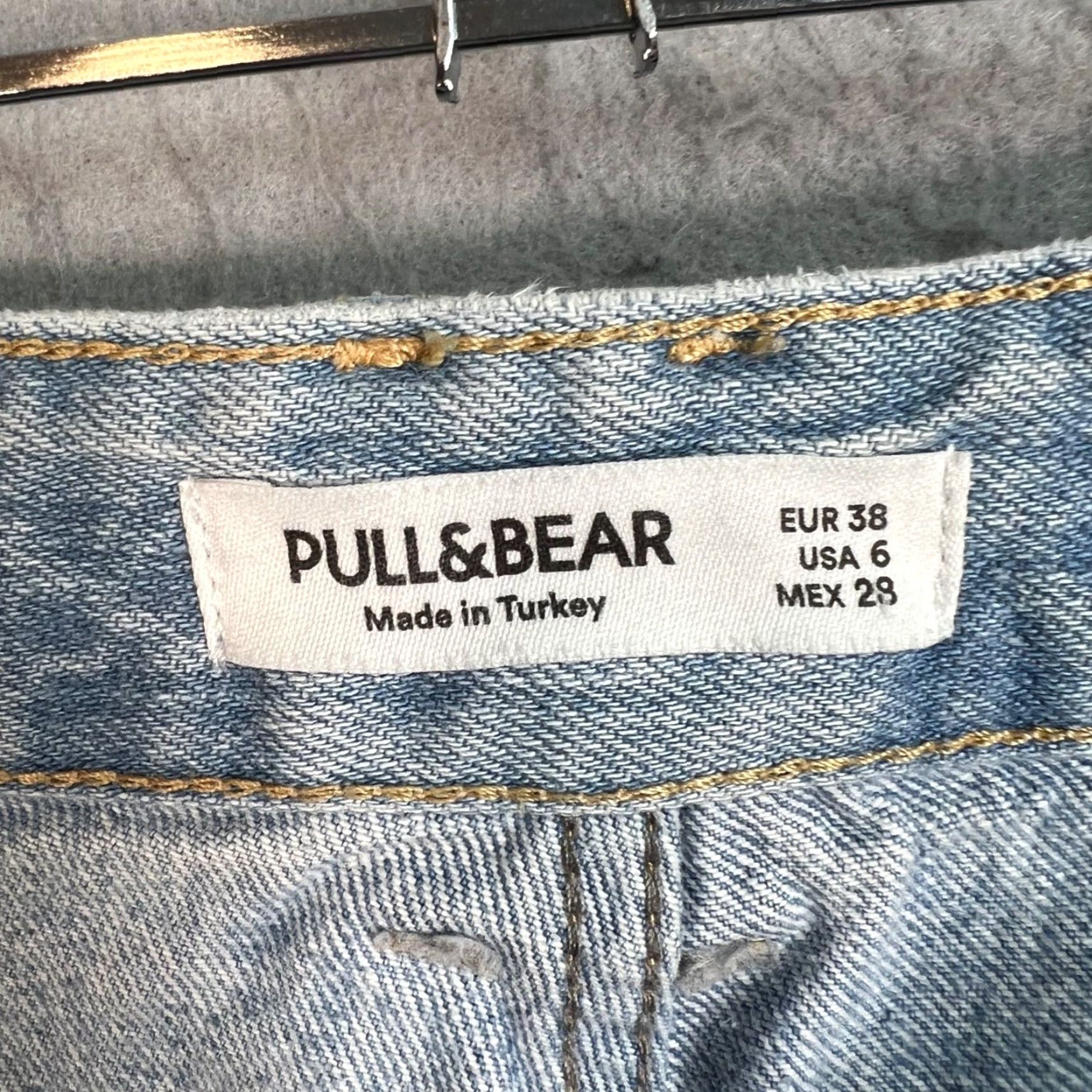 Vintage Pull & Bear Womens Shorts Size 6 Distressed Denim Blue Size 28" / US 6 / IT 42 - 3 Thumbnail