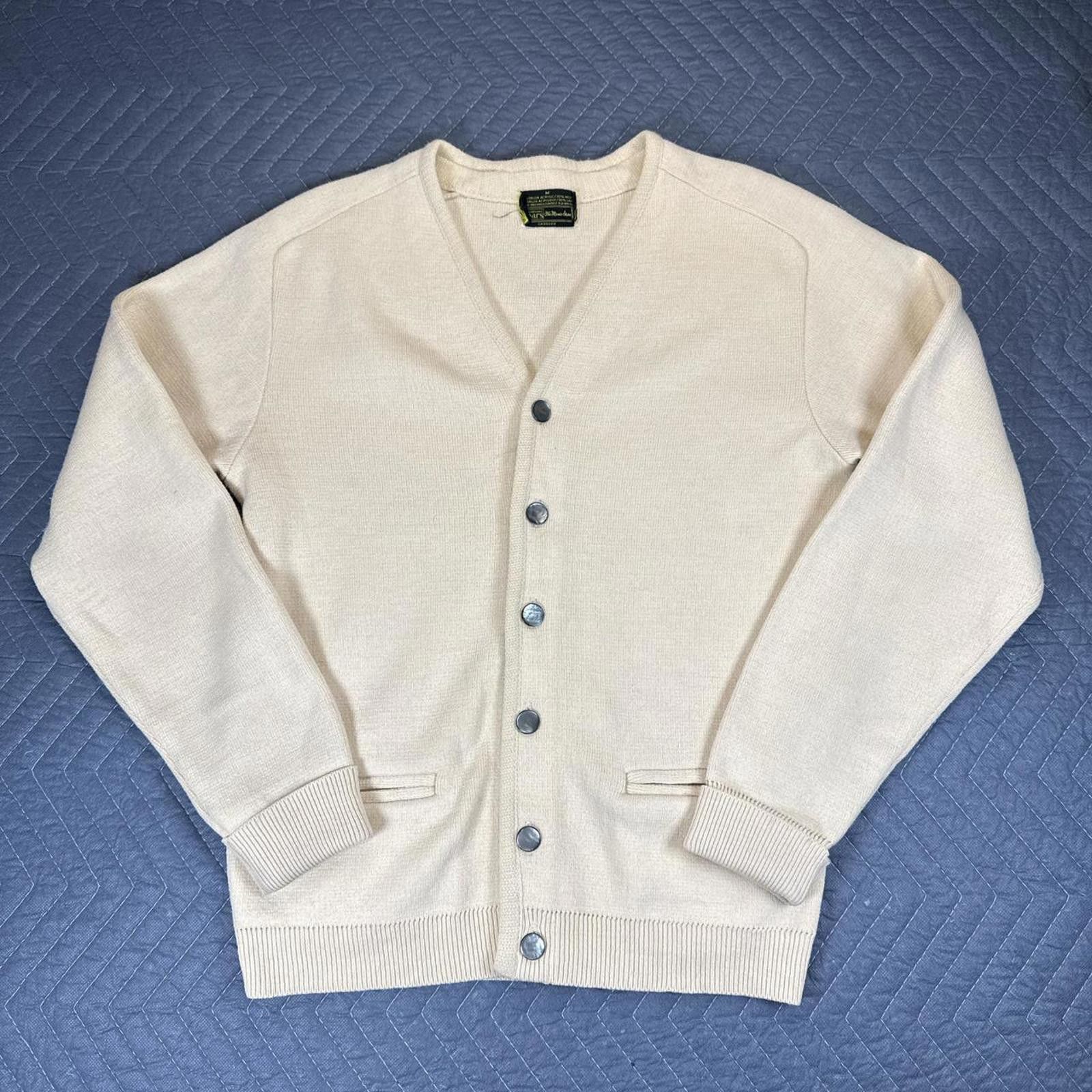 Sears Vintage Sears knit cardigan in a soft cream tone. Size US M / EU 48-50 / 2 - 1 Thumbnail