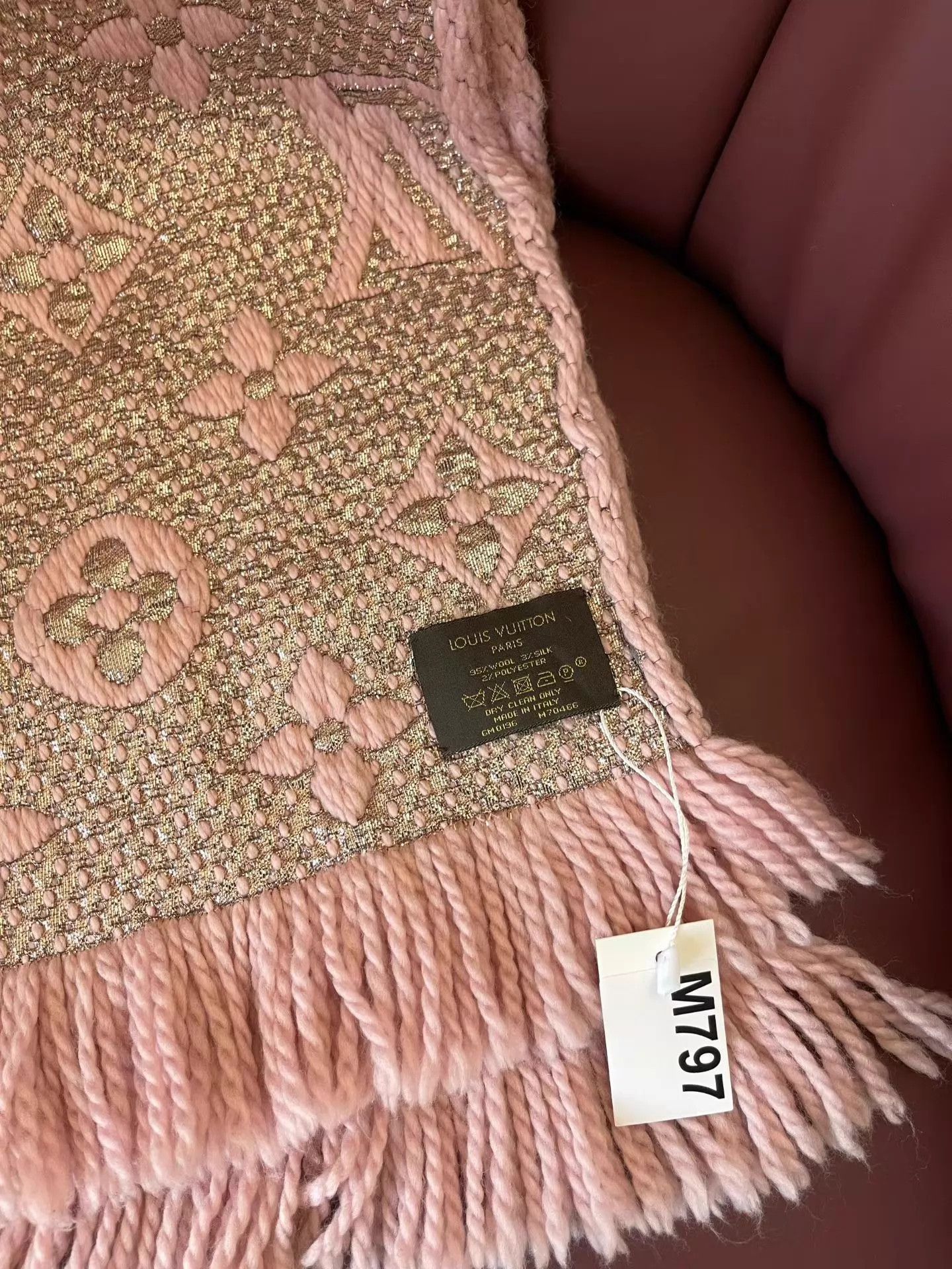 Louis Vuitton LV Pink Silver Threads Knit Scarf M797 MINT 160x30 Size ONE SIZE - 6 Thumbnail