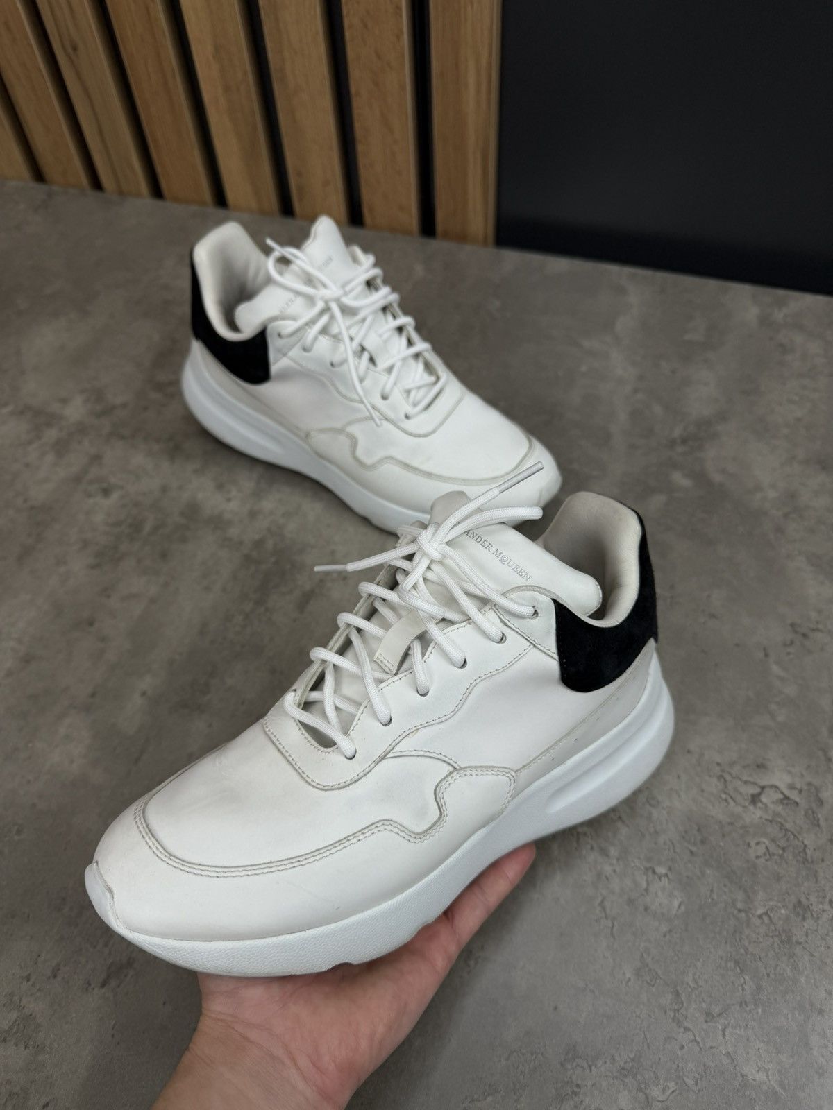 Alexander McQueen Alexander McQueen Oversized White Leather Sneakers Size 38 Size US 8 / IT 38 - 7 Thumbnail