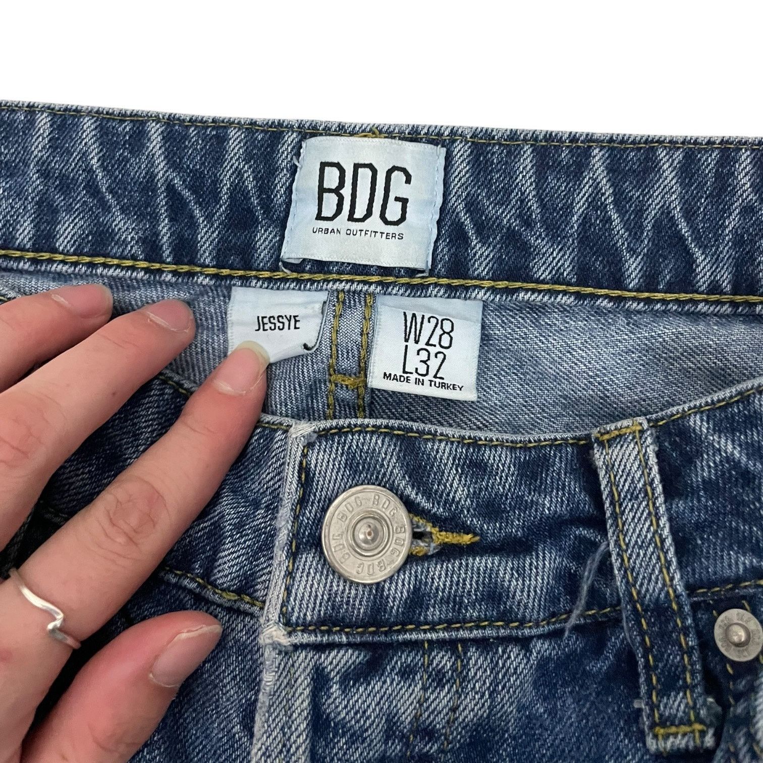 Bdg BDG Jessye Two Tone Paneled Patchwork High Rise Jeans Size 28" / US 6 / IT 42 - 6 Thumbnail