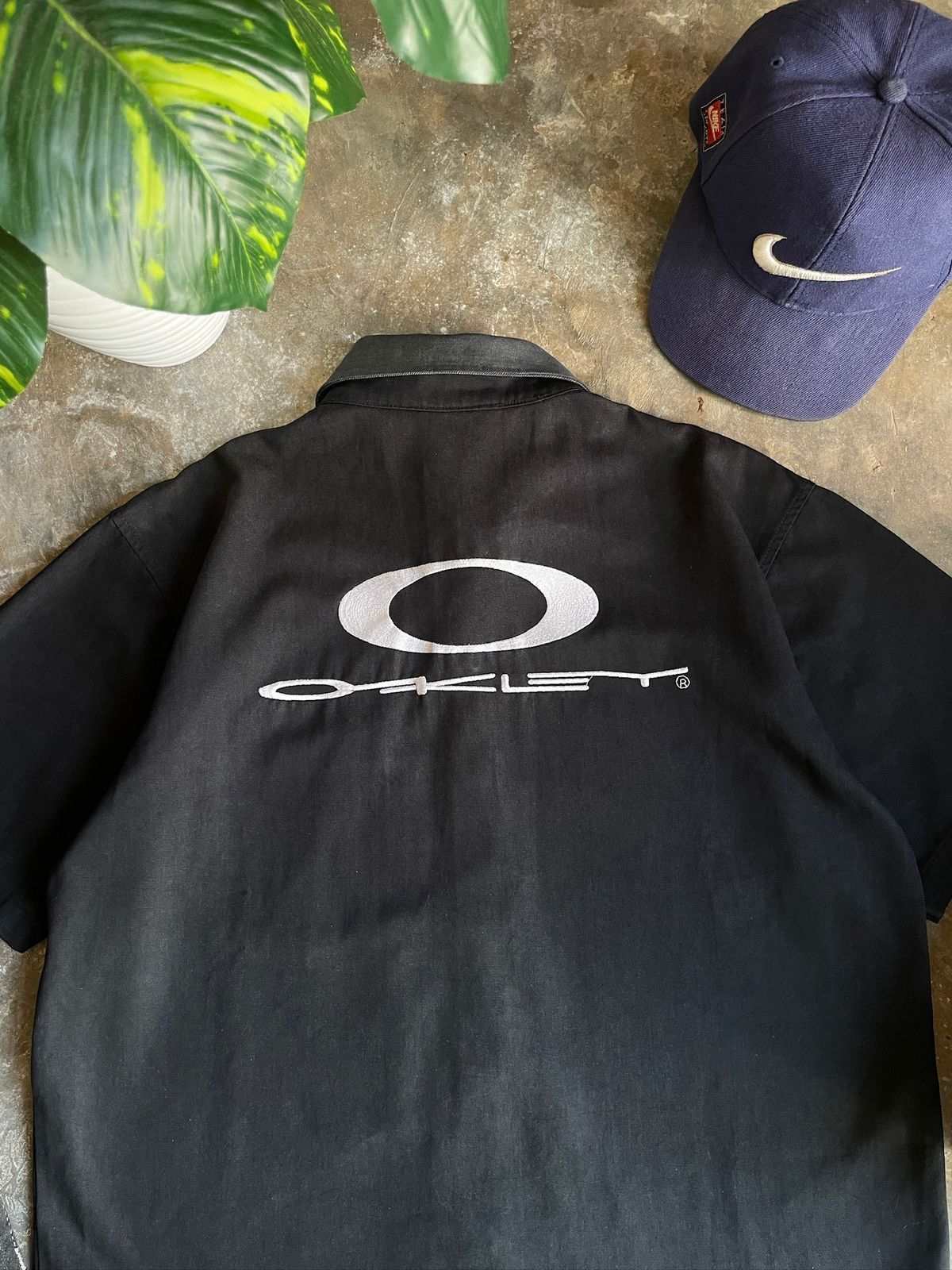 Oakley Vintage oakley faded shirt Size US L / EU 52-54 / 3 - 3 Thumbnail