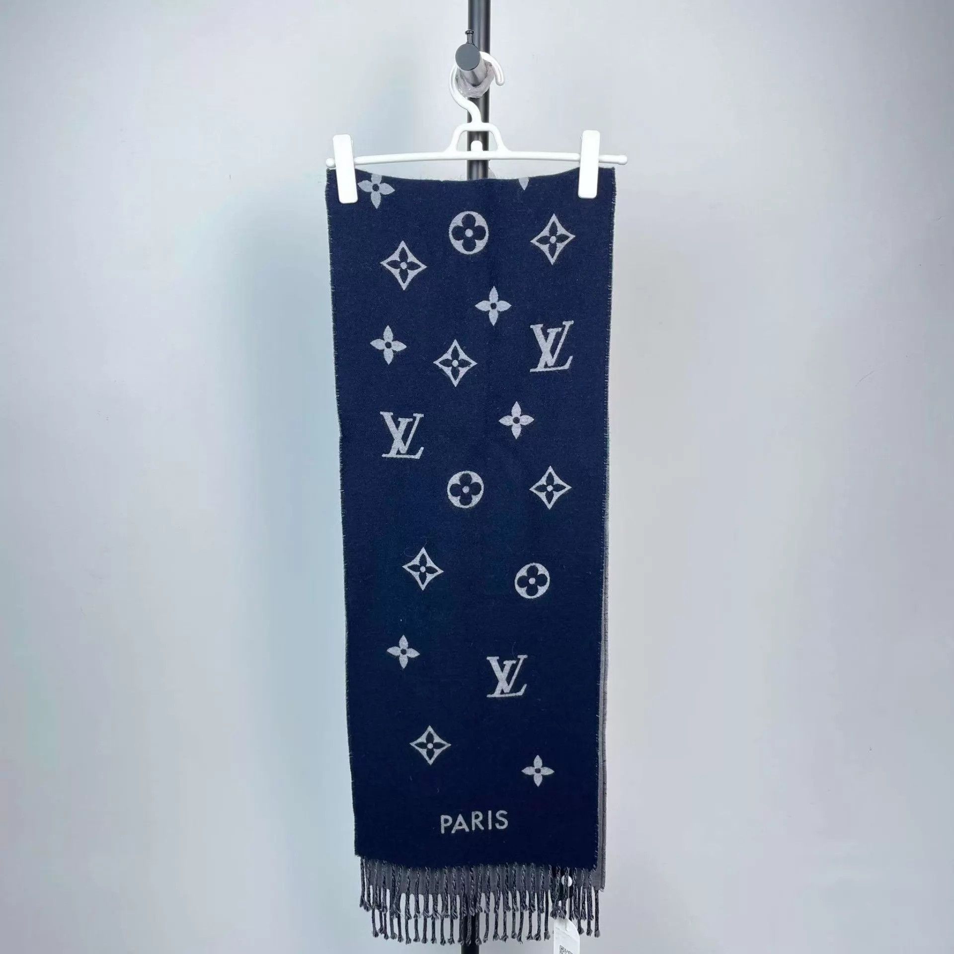 Louis Vuitton LV 98 New Blue Gray Colorblock Scarf Size ONE SIZE - 1 Thumbnail