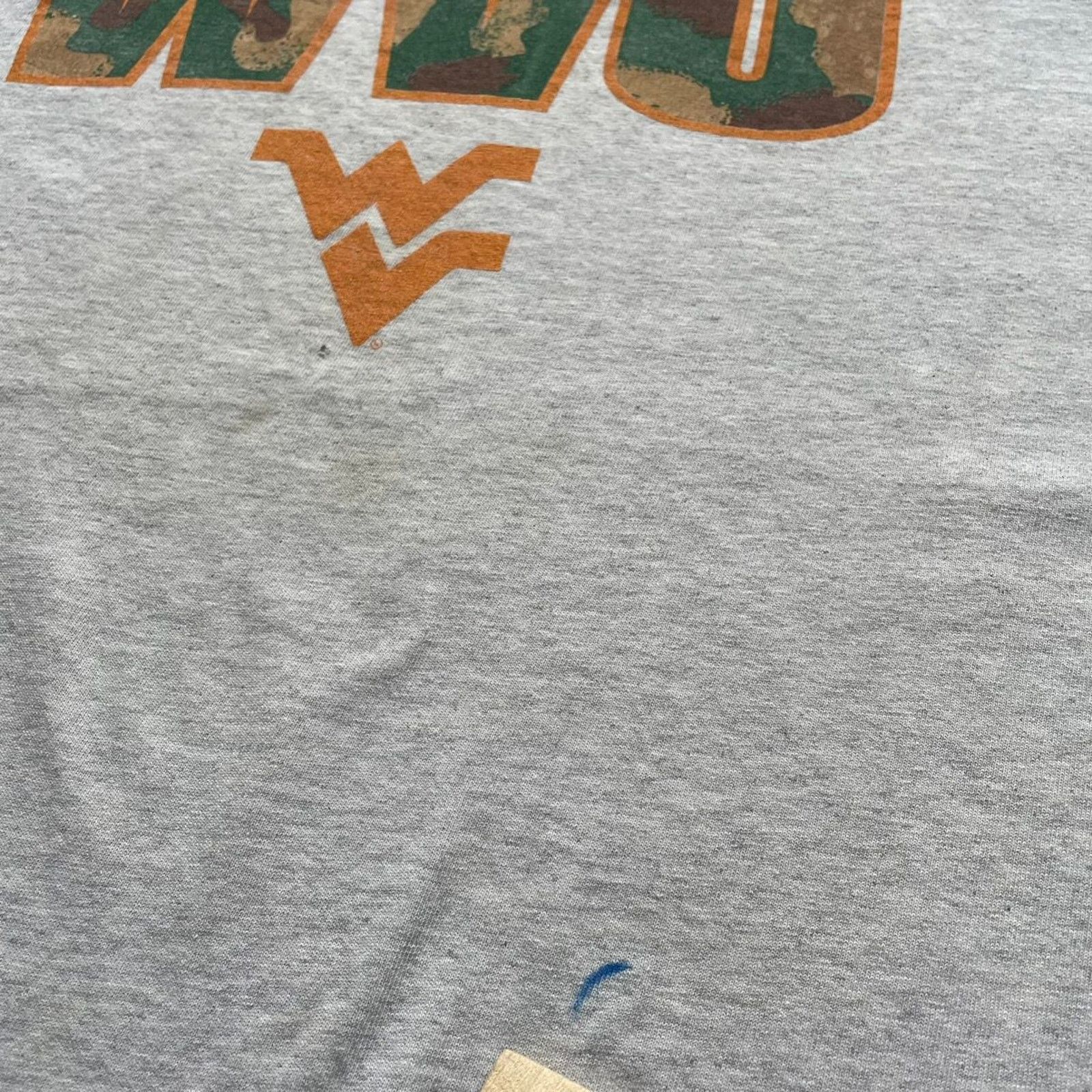 NCAA Vintage Y2K West Virginia University NCAA Camo T Shirt XL Size US XL / EU 56 / 4 - 6 Thumbnail