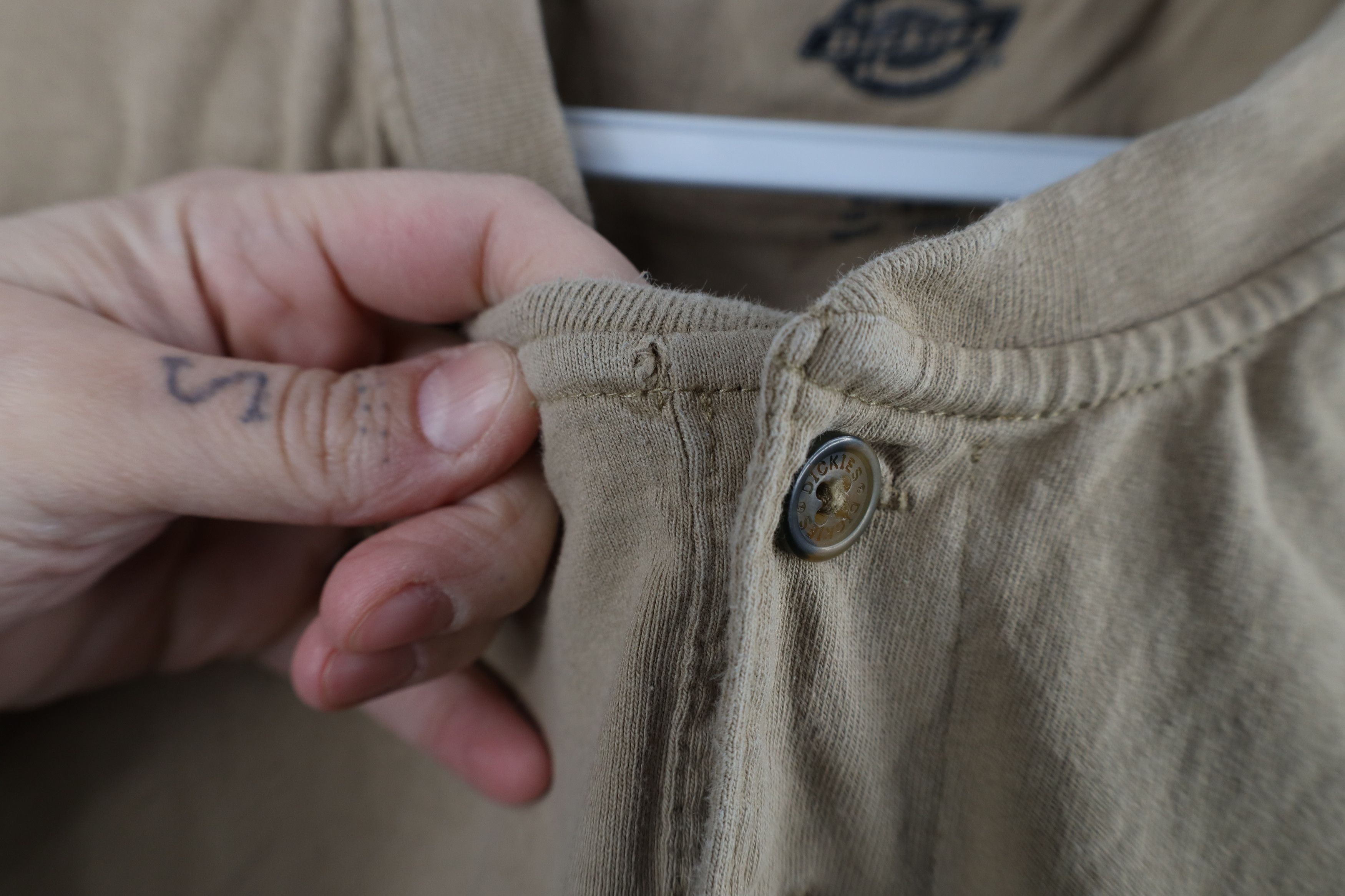 Dickies × Vintage Vintage Y2K Dickies Spell Short Sleeve Henley T-Shirt Beige Size US XL / EU 56 / 4 - 7 Thumbnail