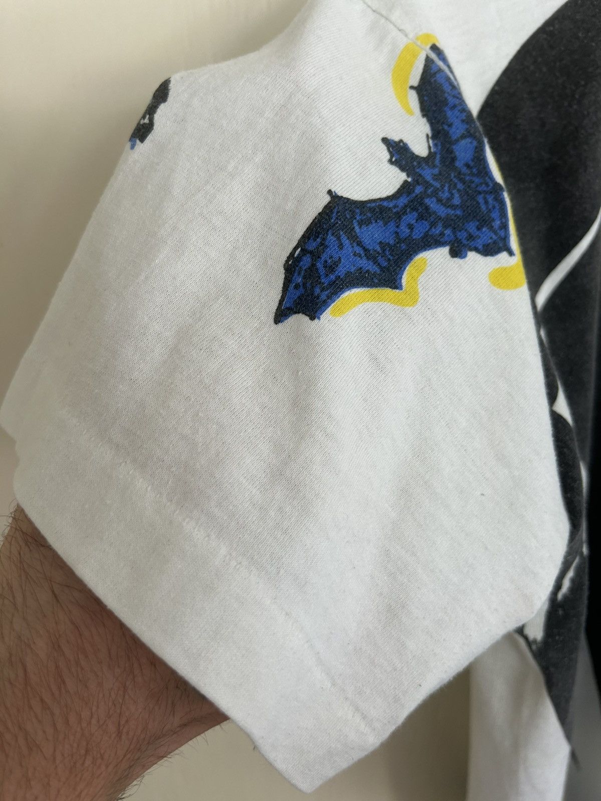 DC Comics 1988 Vintage Batman AOP Bats DC Comics T-shirt Size US L / EU 52-54 / 3 - 9 Thumbnail