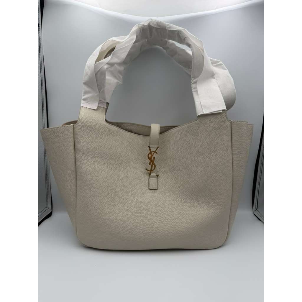 Saint Laurent Paris CC31 Size: OS / YSL Large Bea Tote Bag in Beige Size ONE SIZE - 1 Thumbnail