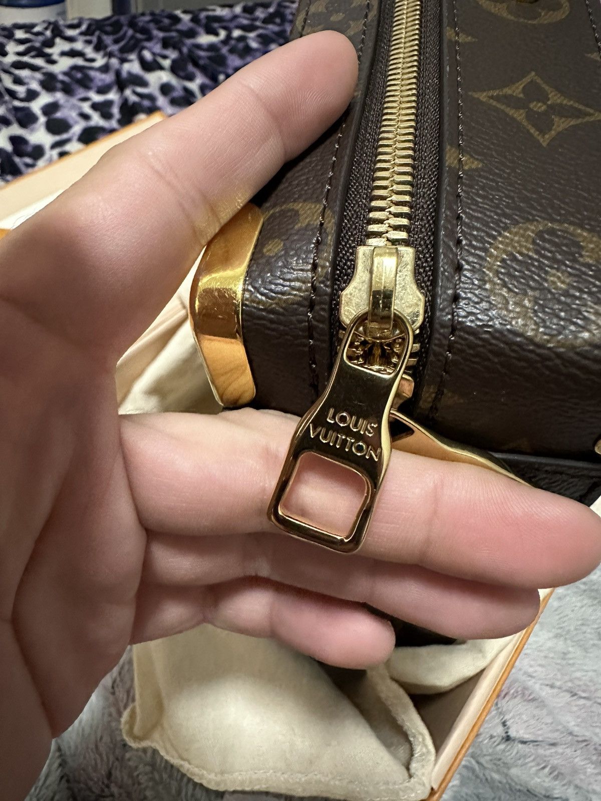 Louis Vuitton × NBA LIMITED LV X NBA "MONOGRAM" LEGACY HANDLE TRUNK Size ONE SIZE - 23 Thumbnail