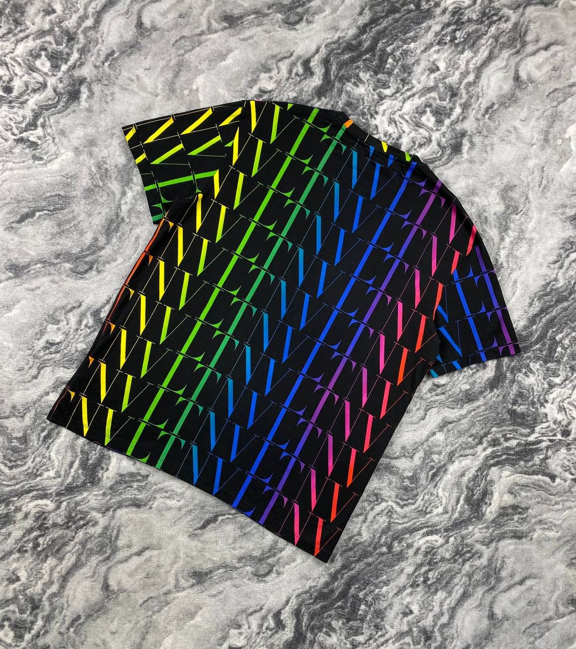 Valentino Valentino Garavani Monogram Big Logo T Shirt Men Size L Size US L / EU 52-54 / 3 - 9 Thumbnail