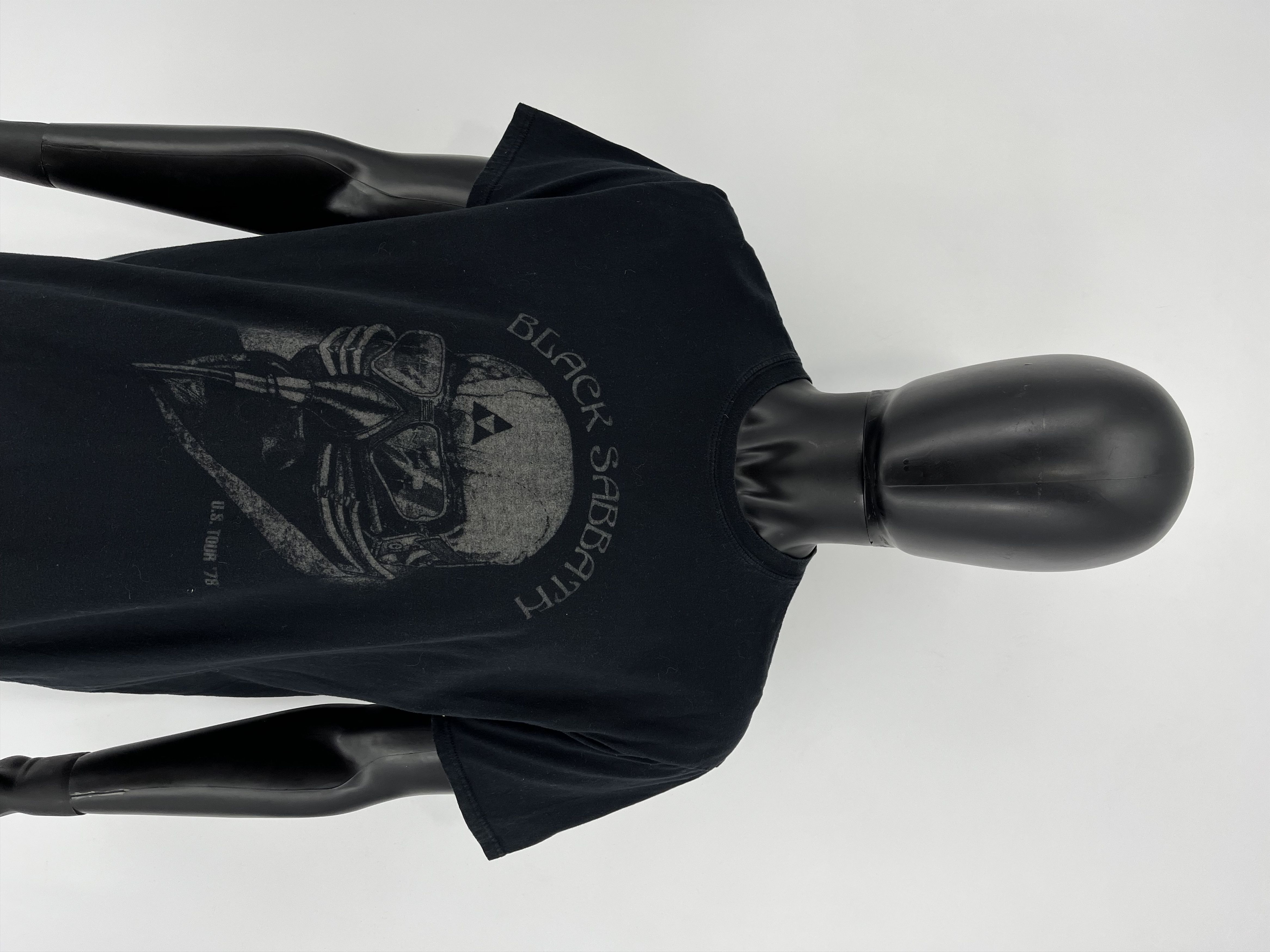 Band Tees × Black Sabbath × Vintage Vintage Black Sabbath Big Logo Y2K T-Shirt Size US XXL / EU 58 / 5 - 1 Thumbnail