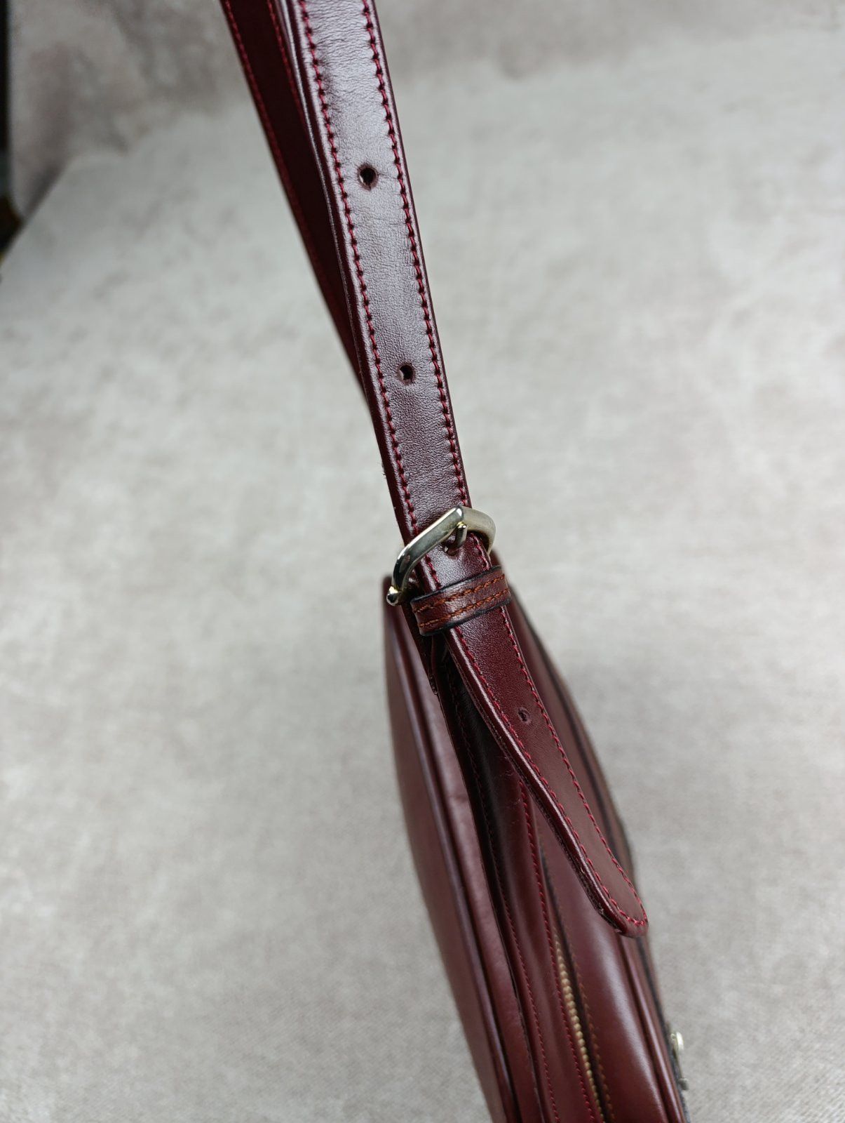 Cartier CARTIER BORDEAUX LEATHER SHOULDER BAG VINTAGE DESIGN UNISEX Size ONE SIZE - 14 Thumbnail