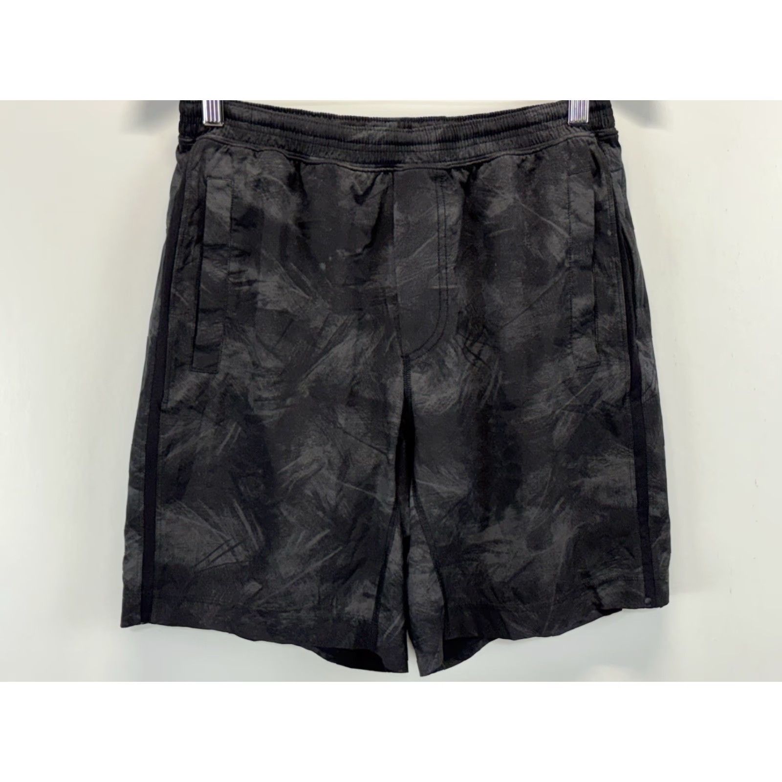 Lululemon Lululemon Pacebreaker Shorts Men L Black Palm Print 9” Inseam Lined Activewear Gym Running Cross Training Mens Size US 33 - 2 Thumbnail