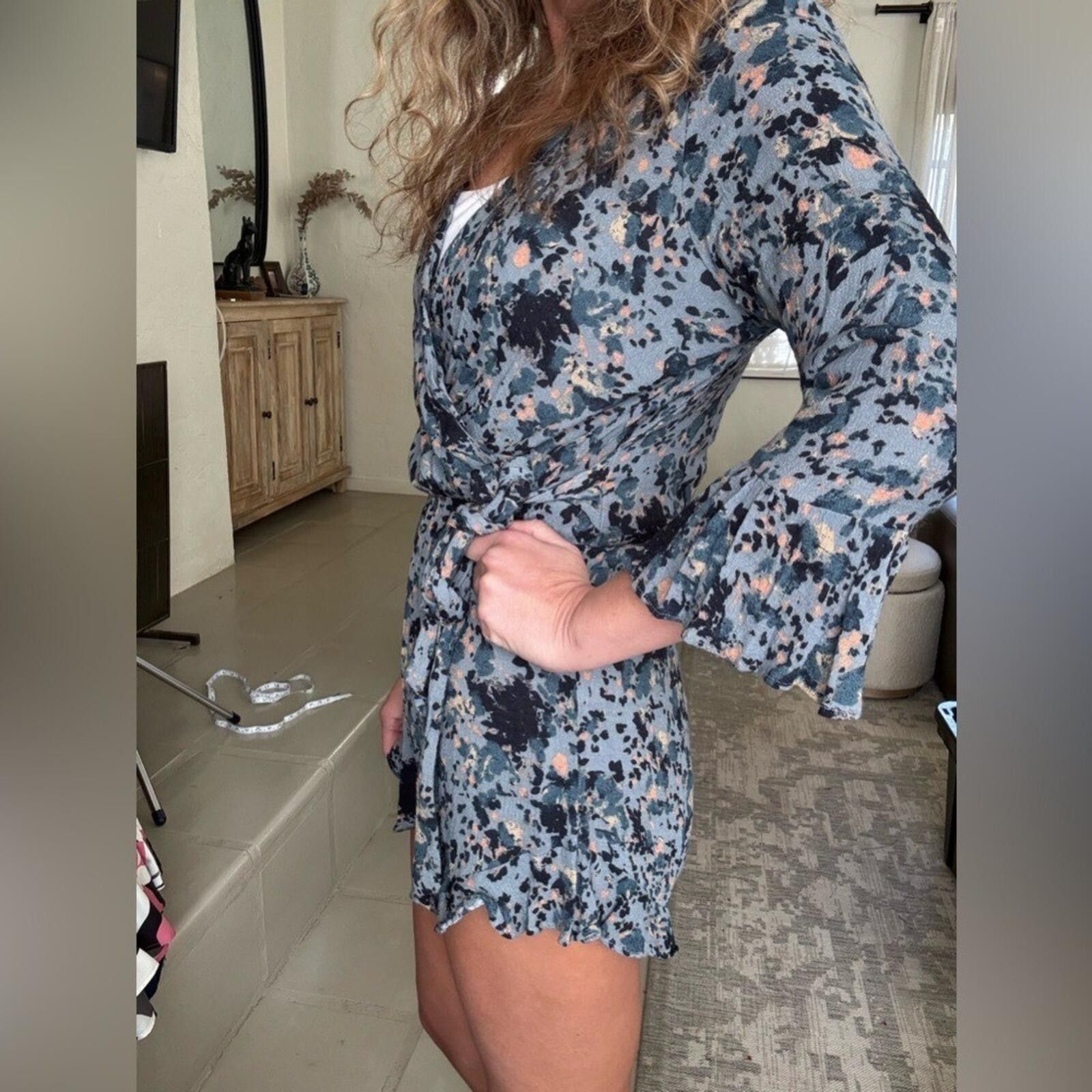 Free People Free People Floral Wrap Romper Boho Ruffle Tie Waist Blue S Size 28" / US 6 / IT 42 - 3 Thumbnail