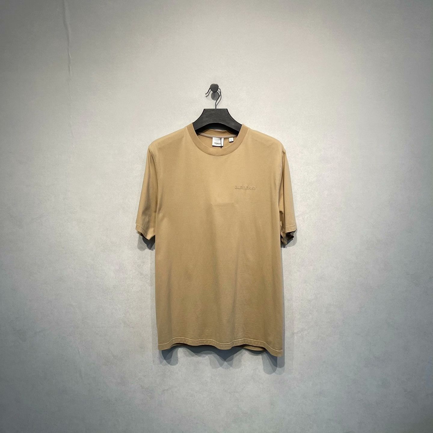 Burberry Burberry Raised Logo T-Shirt Size XL Size US XL / EU 56 / 4 - 1 Thumbnail