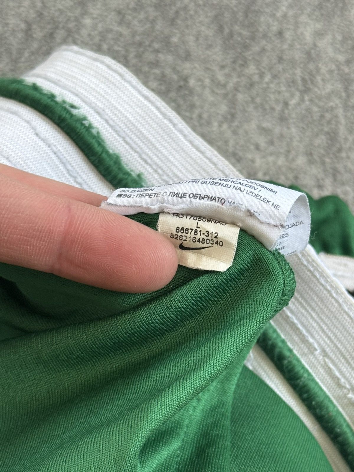 Nike Nike Boston Celtics L/size NBA green shorts 🩳 Size US 34 / EU 50 - 10 Thumbnail
