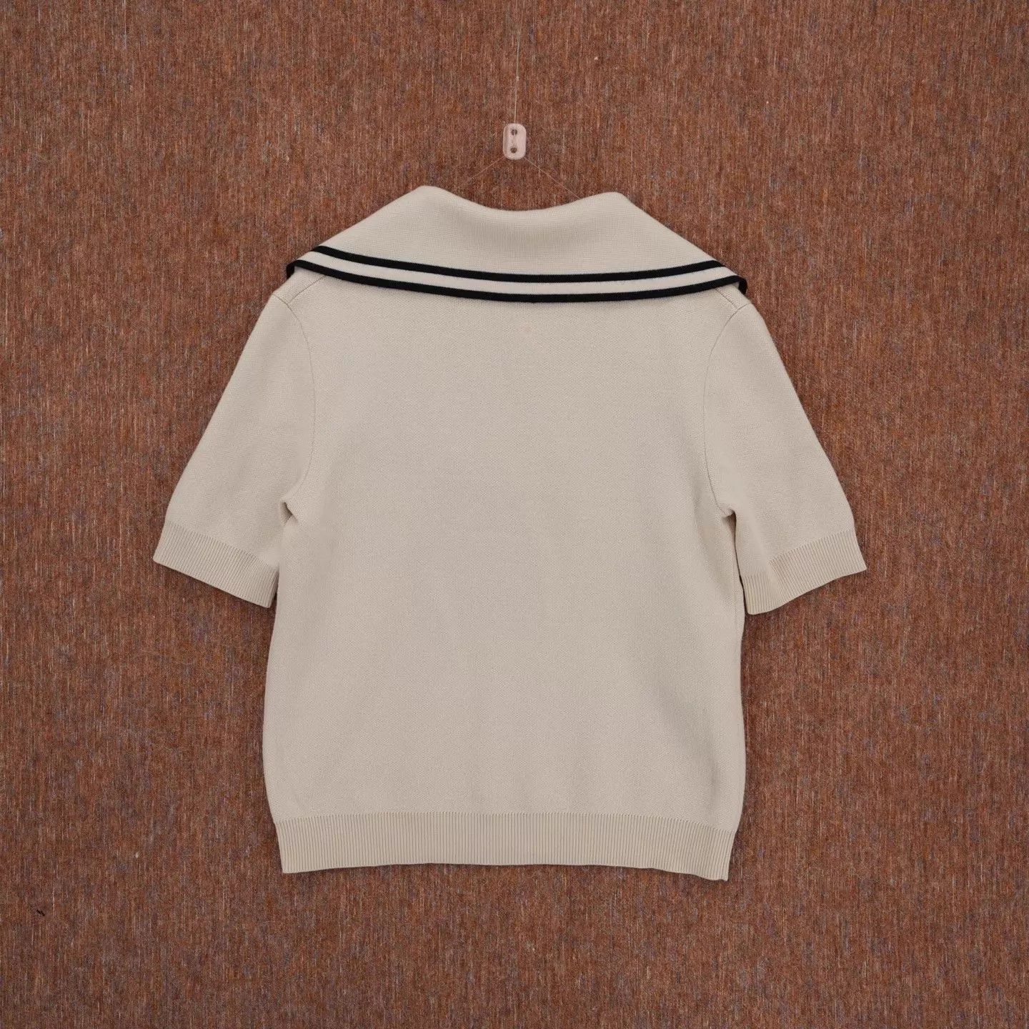 Gucci Gucci Beige Navy Collar Short-Sleeve Knit Top S 165 Size S / US 4 / IT 40 - 2 Thumbnail
