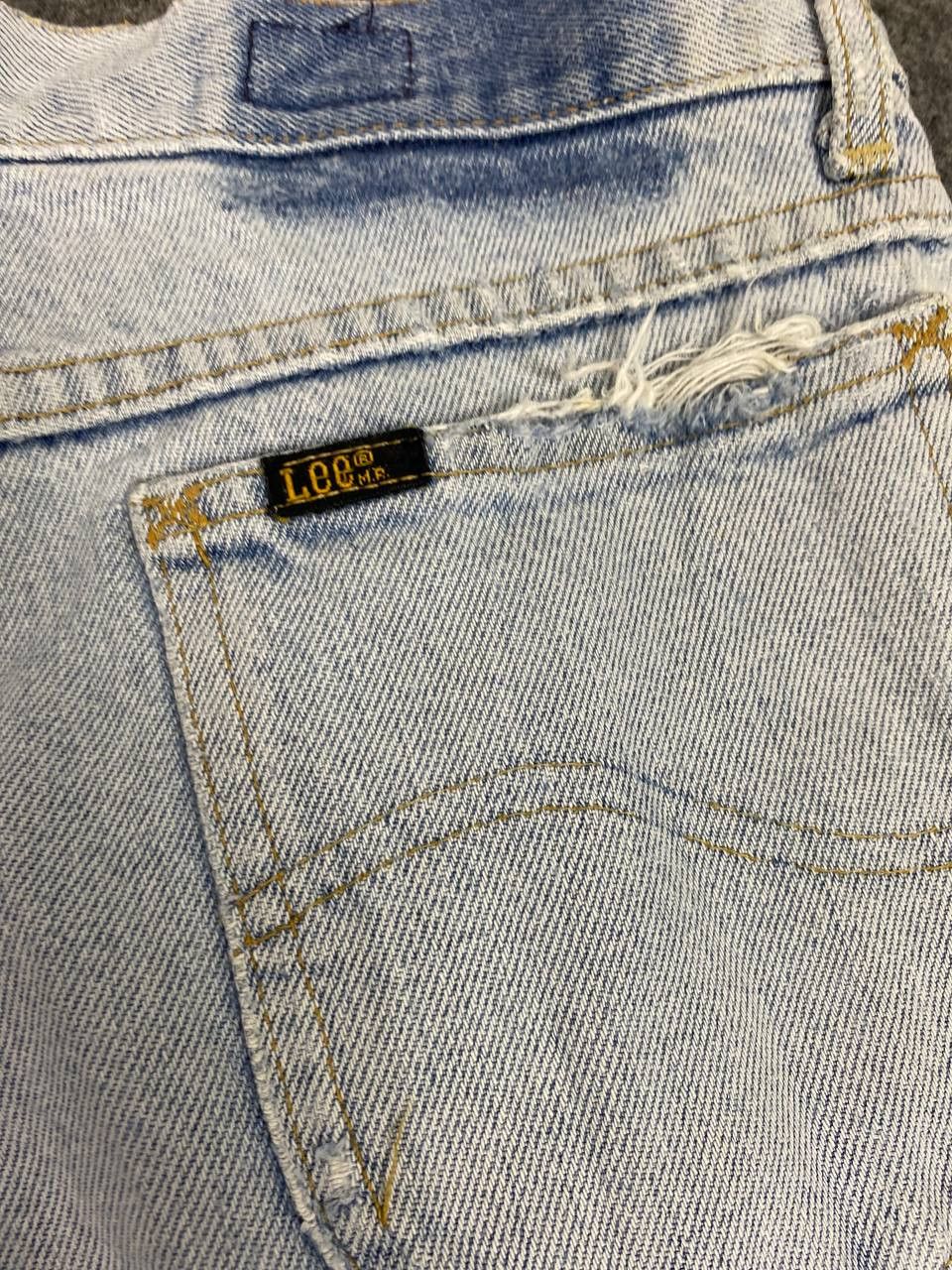 Lee vintage 80s lee lightwash distressed denim made in usa Size US 31 - 4 Thumbnail