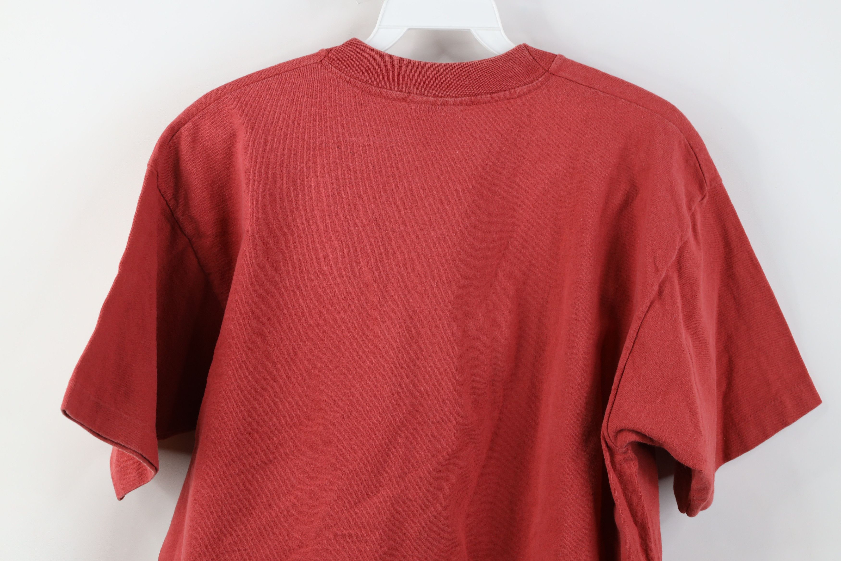 Vintage Vintage 90s Streetwear Kokopelli Aspen Skiing T-Shirt Red Size US L / EU 52-54 / 3 - 13 Thumbnail