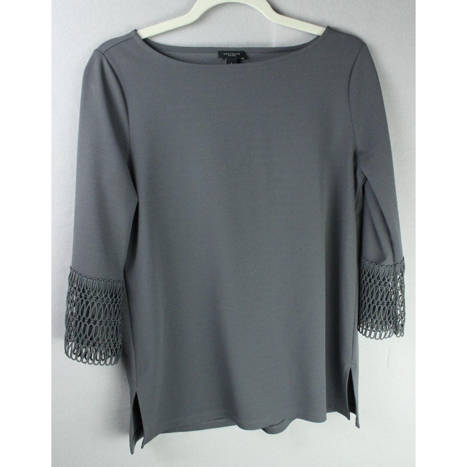 Ann Taylor Ann Taylor Factory Blouse Gray - Lace Cuff - Small Size S / US 4 / IT 40 - 1 Thumbnail