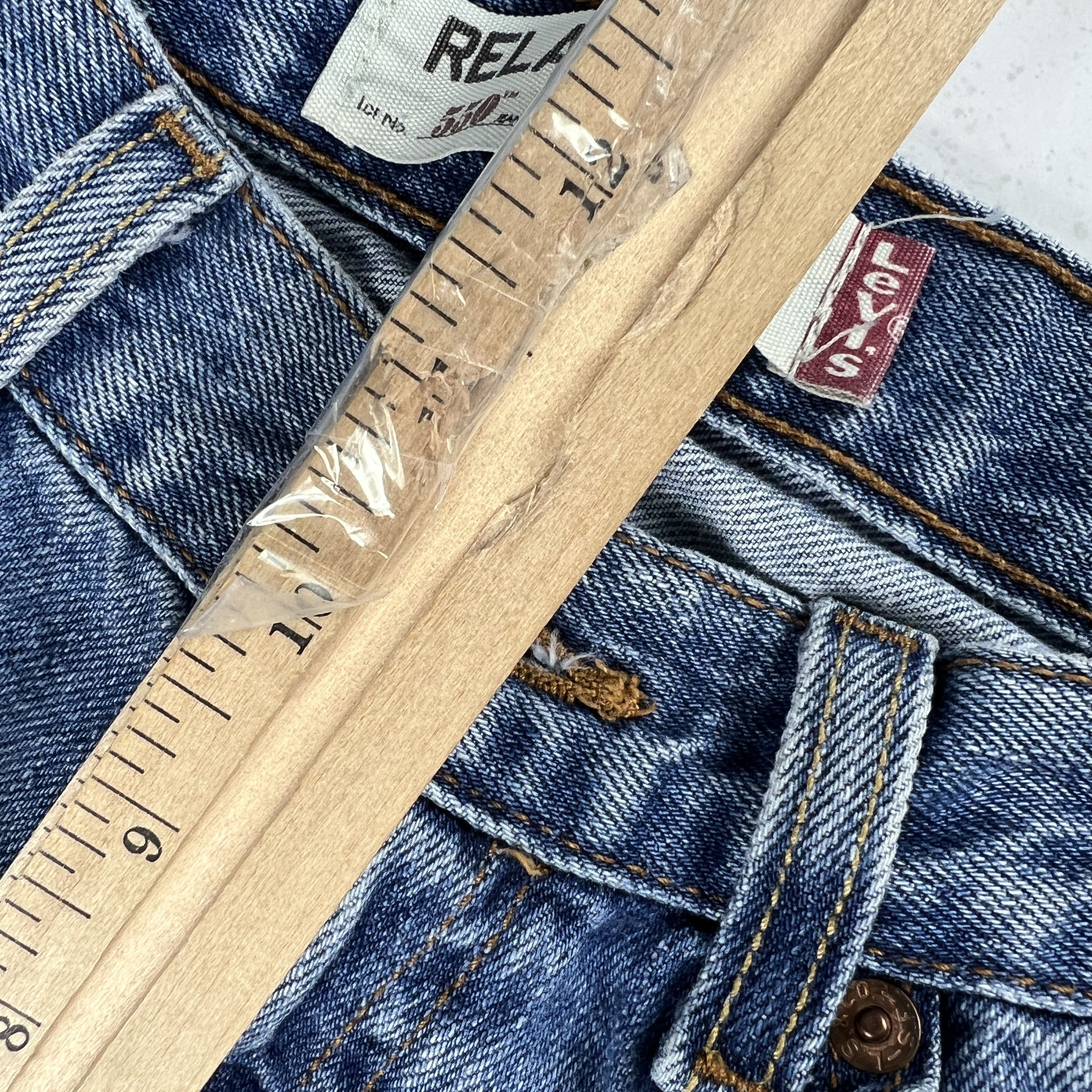 Levi's Y2K Levi's Jeans 550 Relaxed Fit Blue Faded Cotton Denim Size US 33 - 22 Thumbnail