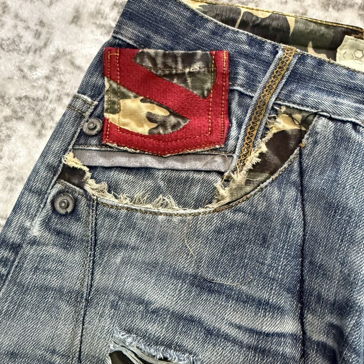 Red Monkey 2000s Techno Japan Embroidery Che Guevara Fade Wash Jeans Size US 29 - 9 Thumbnail