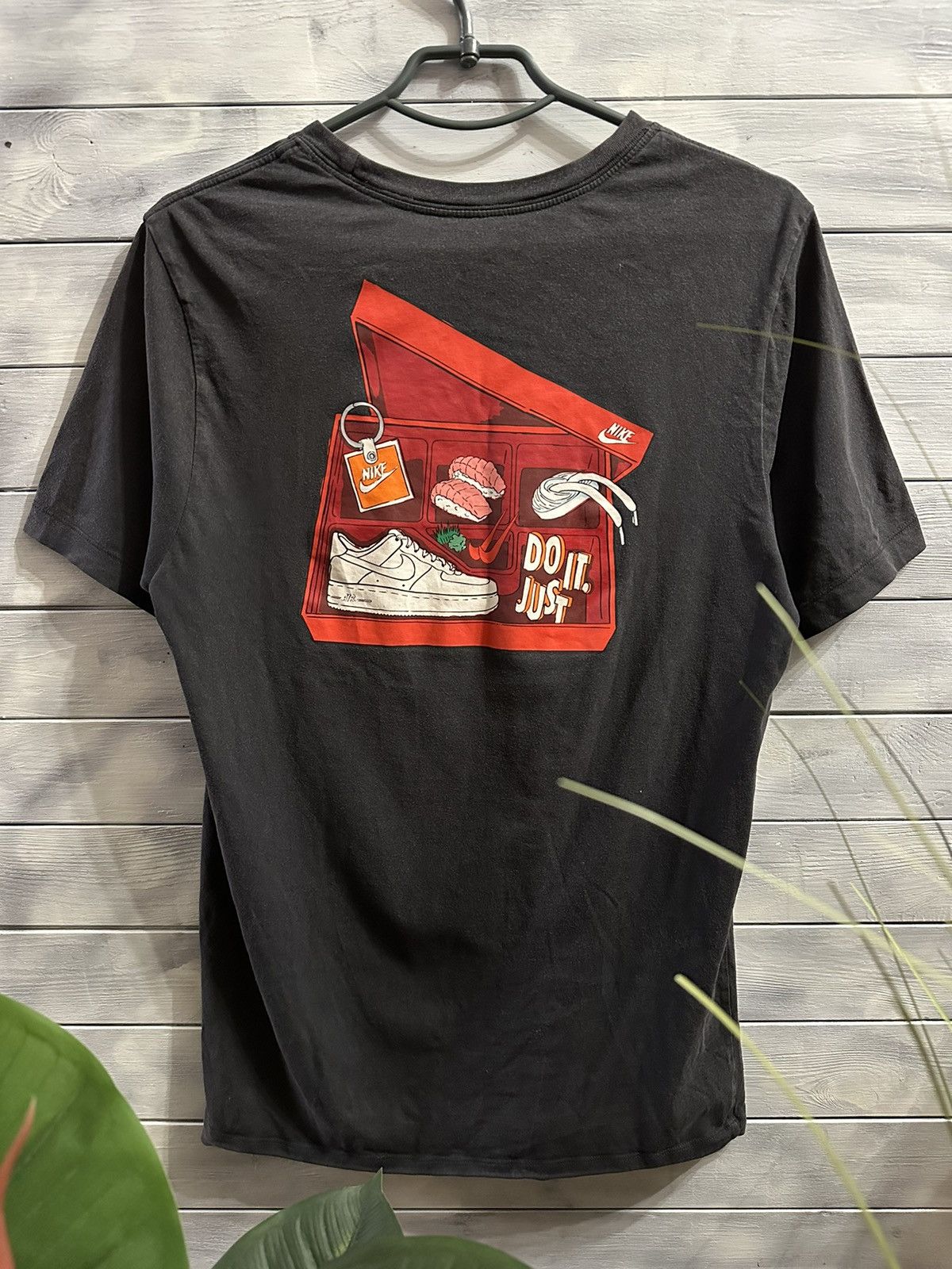Nike Rare T-Shirt Nike Just Do It Japan Style. Y2K drill swoosh Size US S / EU 44-46 / 1 - 1 Thumbnail