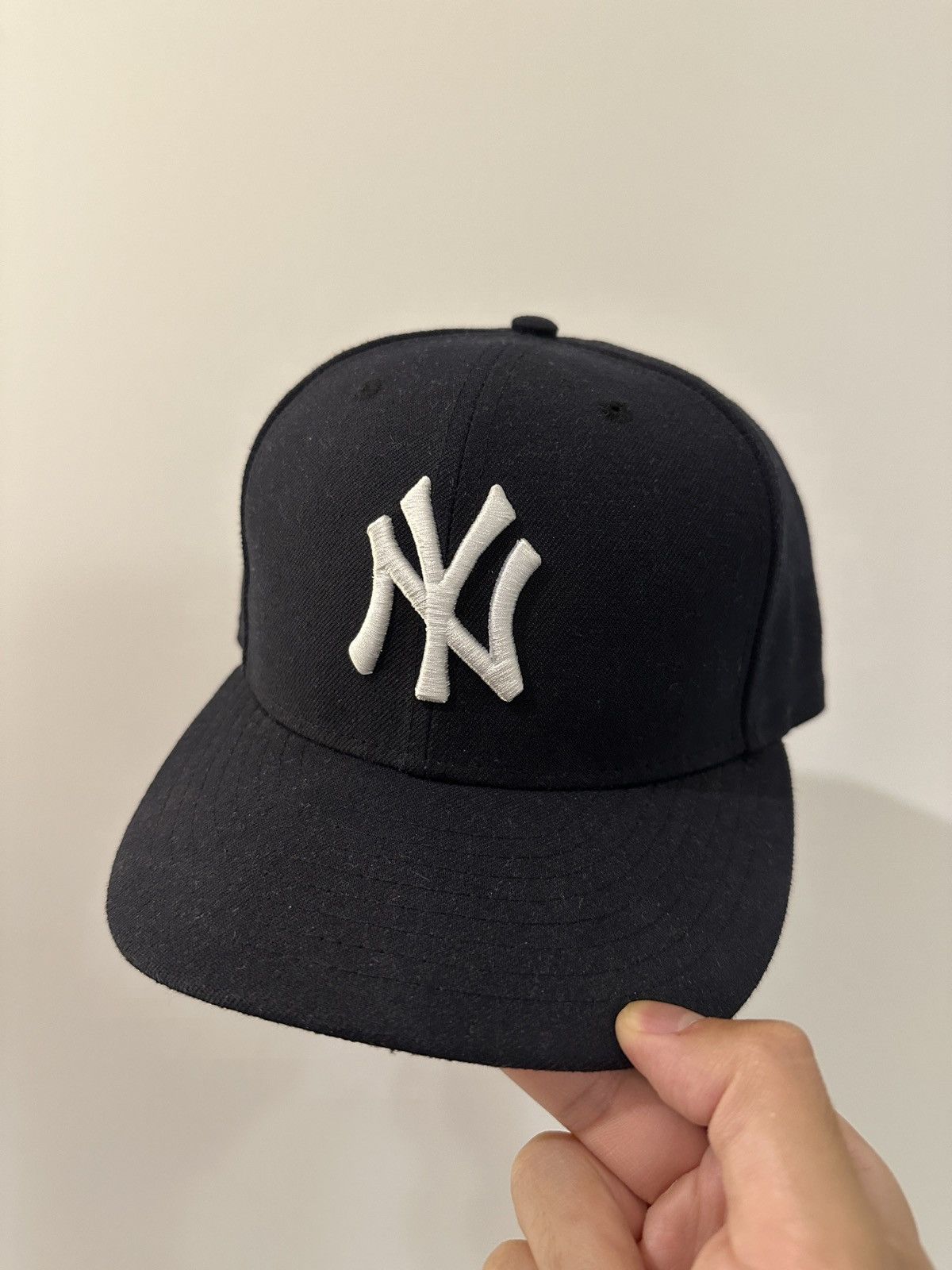 New Era Yankees 59FIFTY Fitted Cap (NO NEW ERA FLAG) - Sz 7 3/8 Size ONE SIZE - 1 Thumbnail
