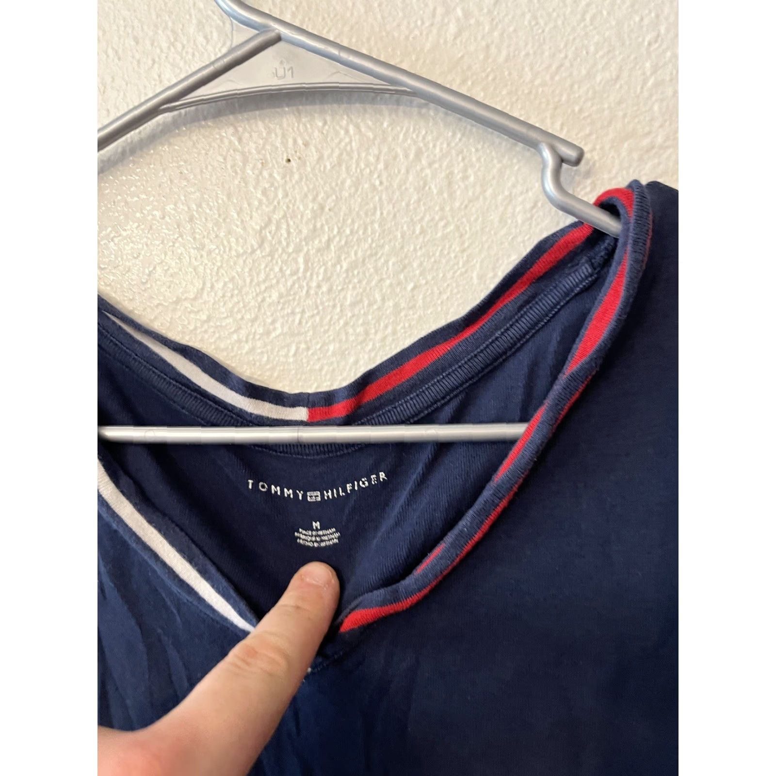 Tommy Hilfiger Tommy Hilfiger T Shirt Medium Blue Short Sleeve V Neck Womens Jersey Casual Size M / US 6-8 / IT 42-44 - 2 Thumbnail