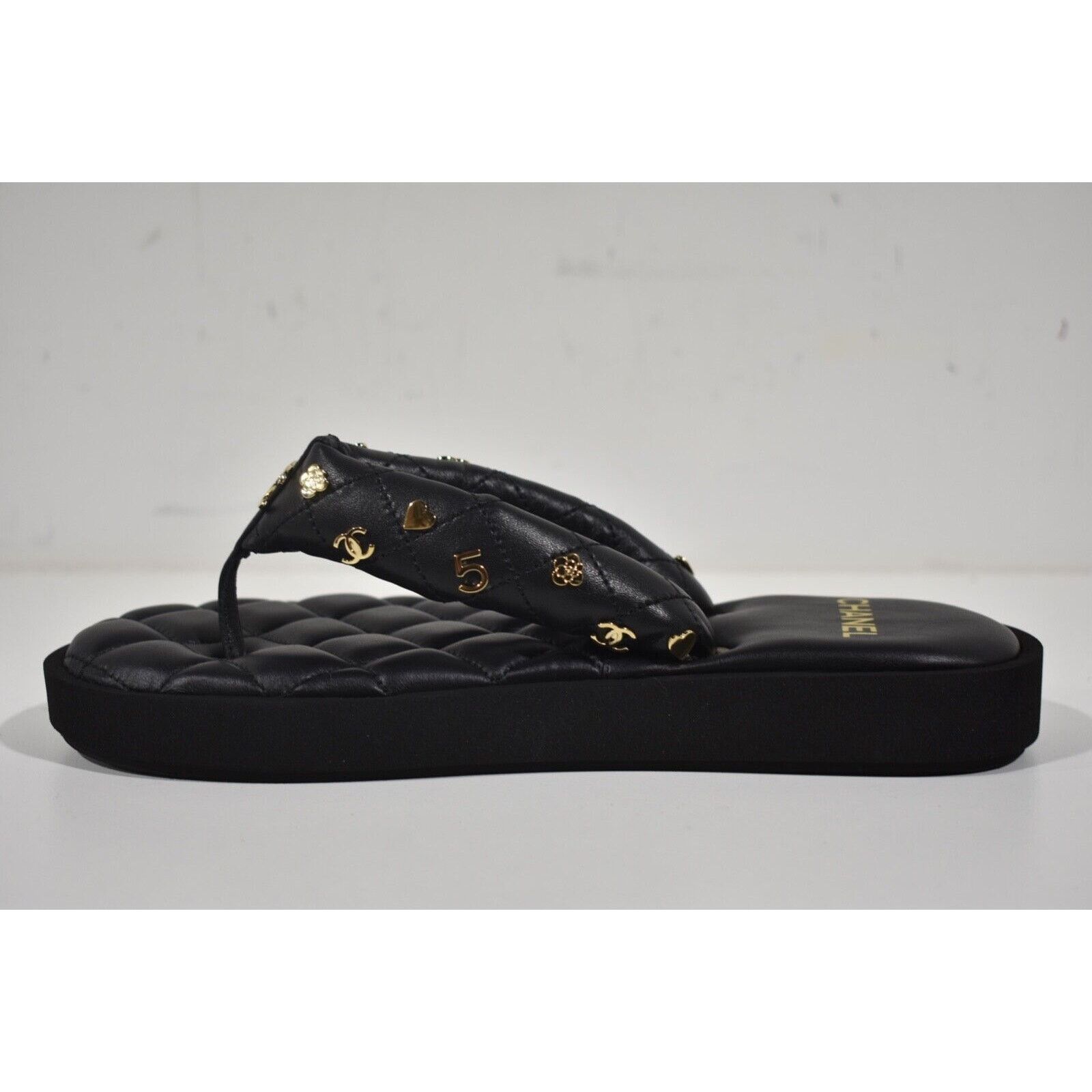 Chanel Chanel 23P Black Quilted Charms Padded Pool Thong Logo Size US 7.5 / IT 37.5 - 9 Thumbnail